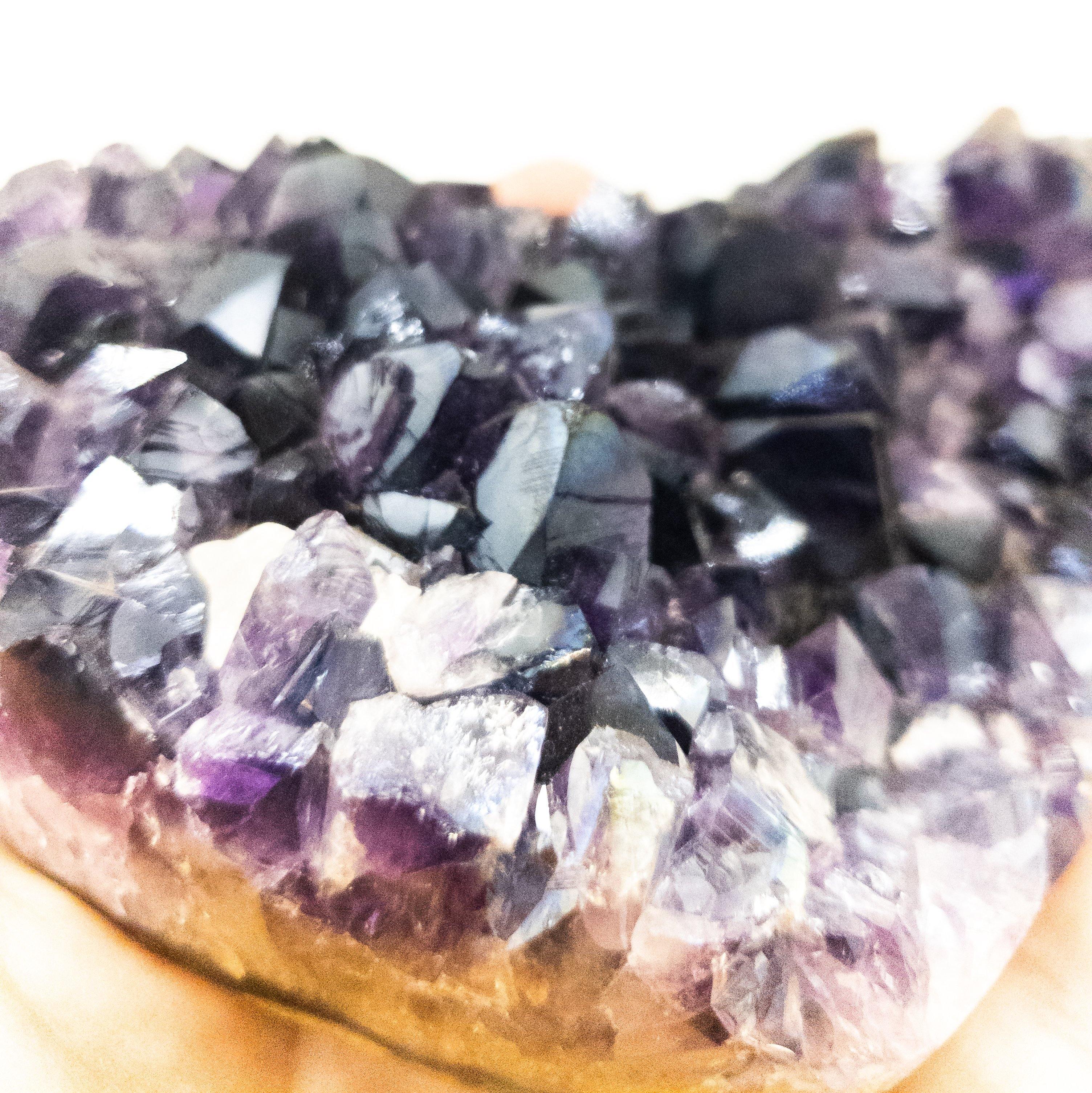 AMETHYST-SYMBOLISM-HEALING-PROPERTIES LUNESCAPE
