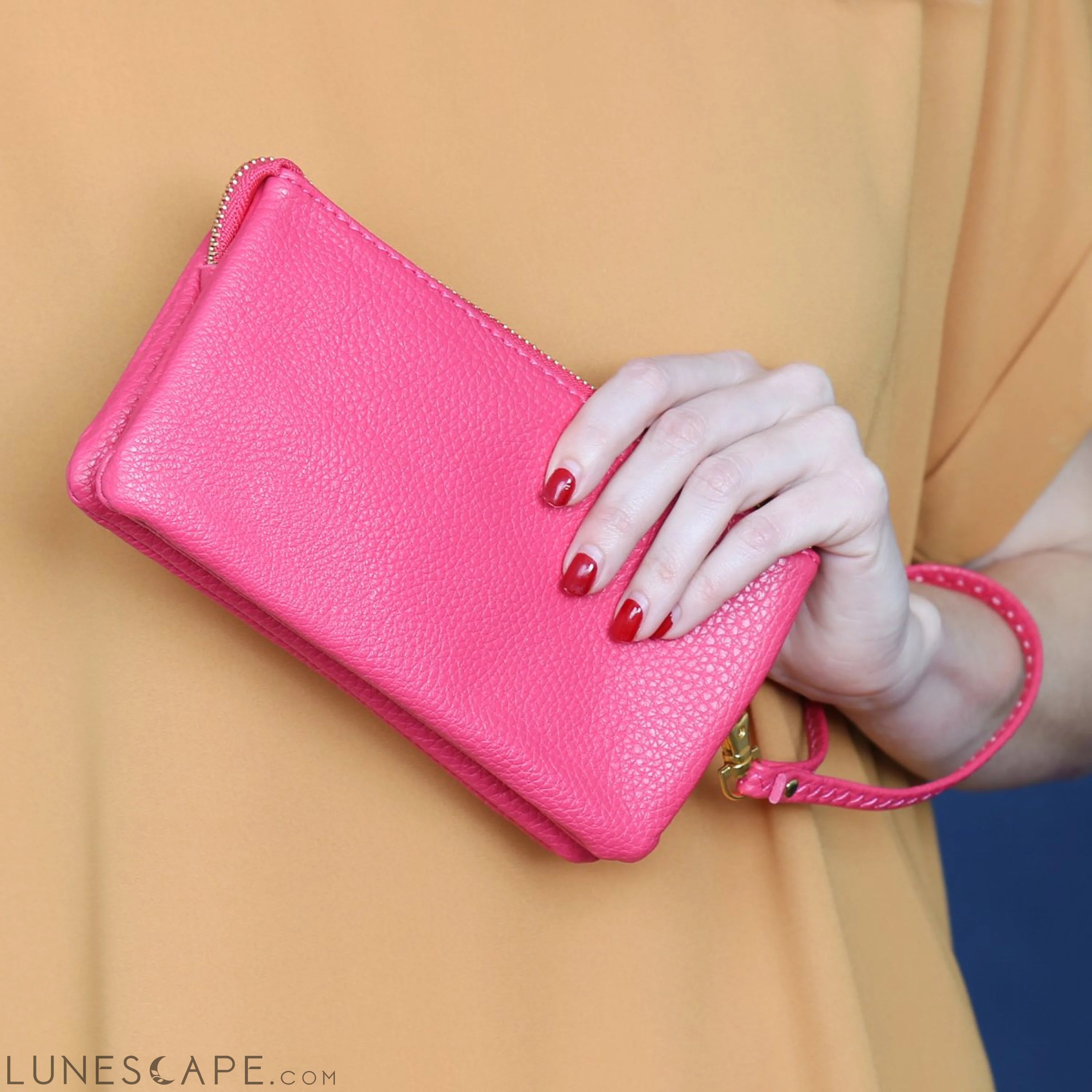 005 - Leather Wallet With Detachable Wristlet LUNESCAPE