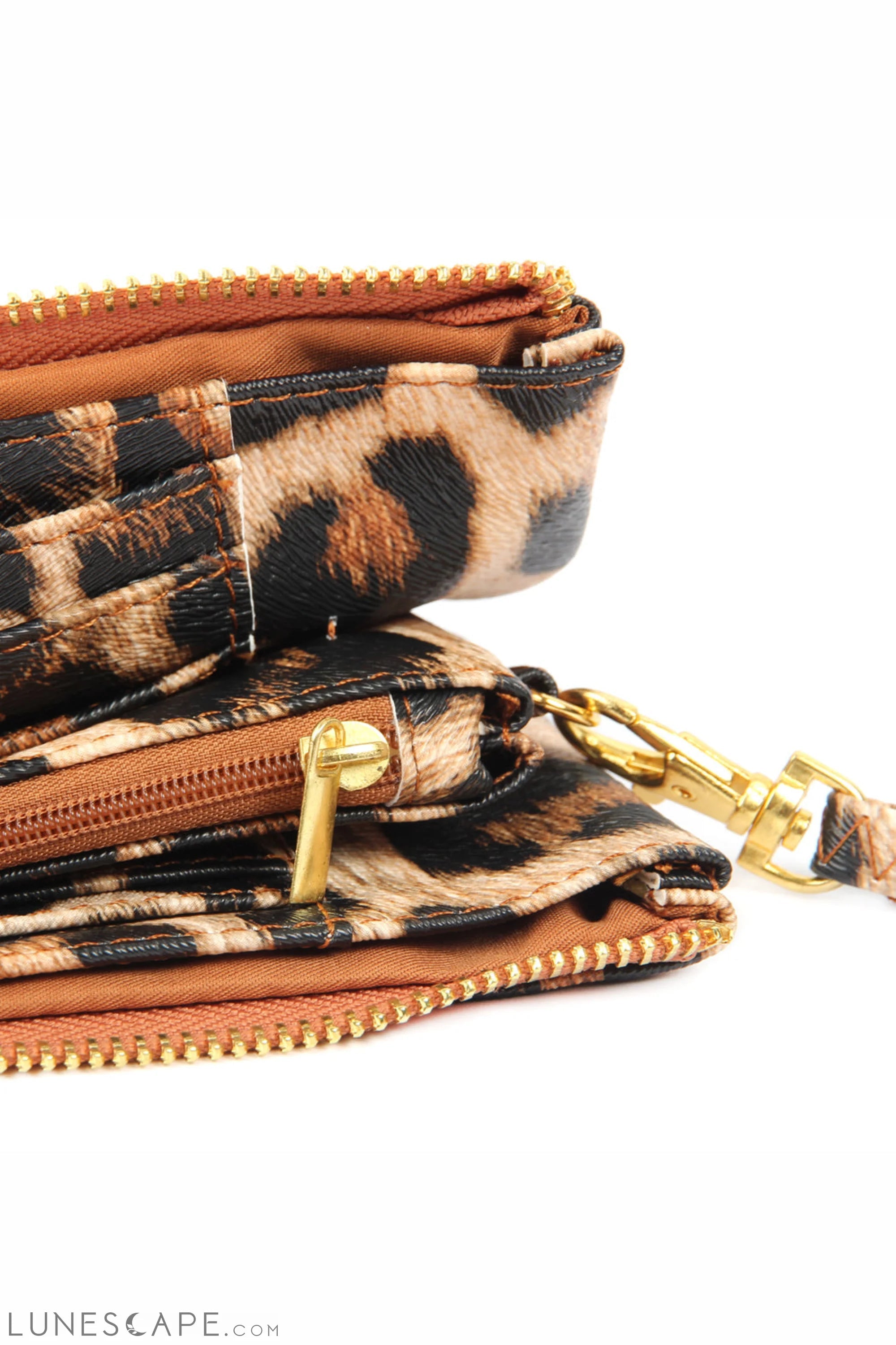005 - Leather Wallet With Detachable Wristlet LUNESCAPE