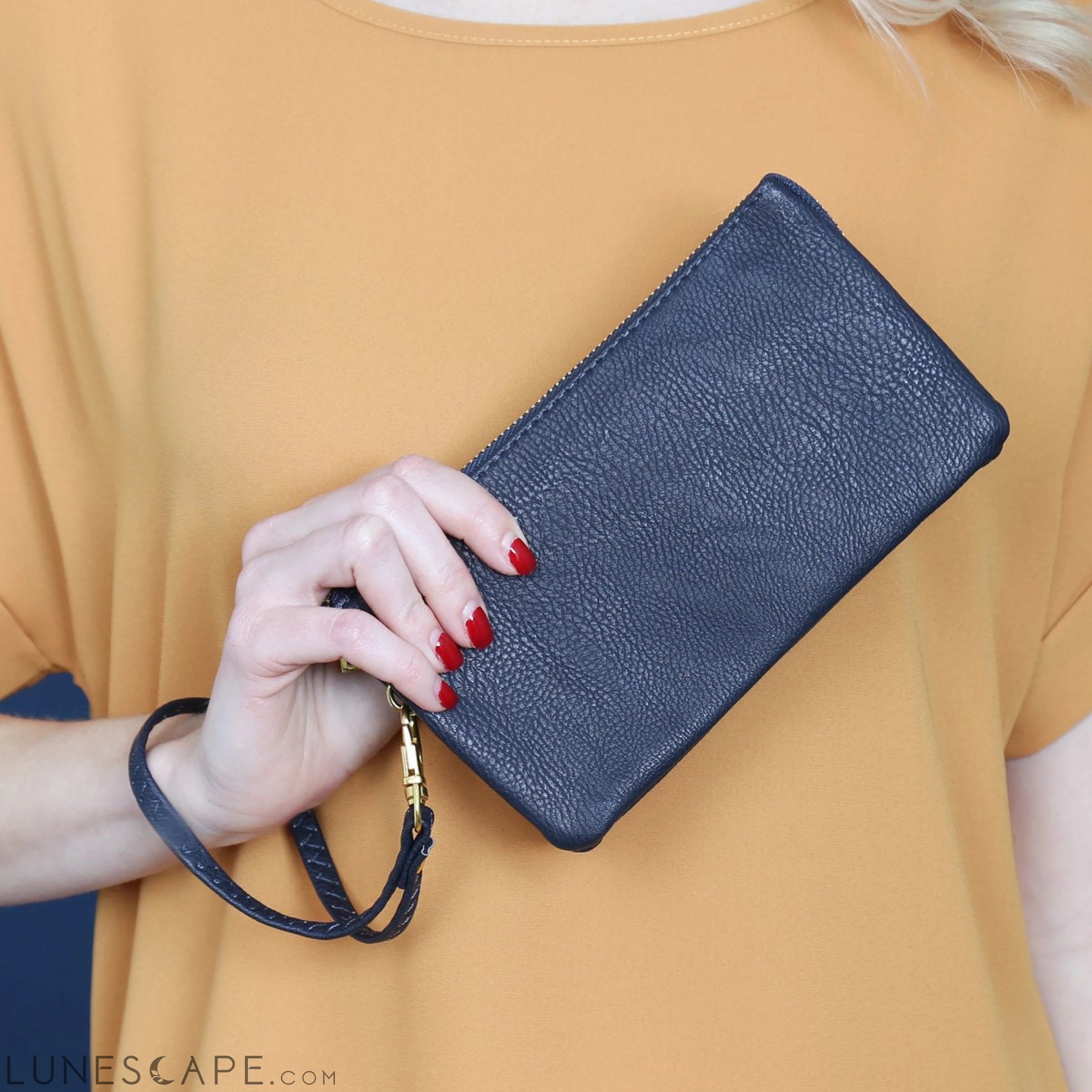 005 - Leather Wallet With Detachable Wristlet LUNESCAPE