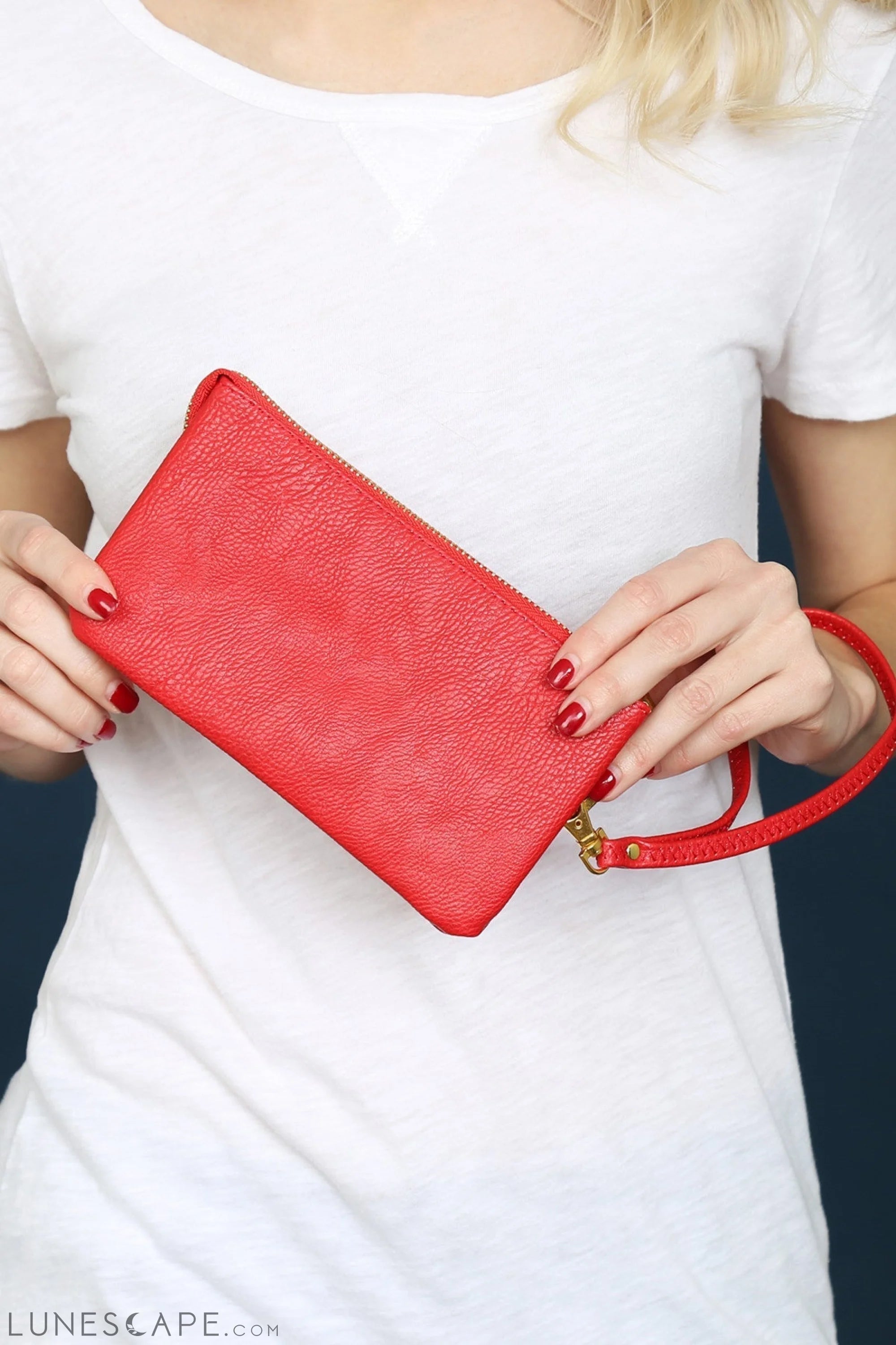 005 - Leather Wallet With Detachable Wristlet LUNESCAPE
