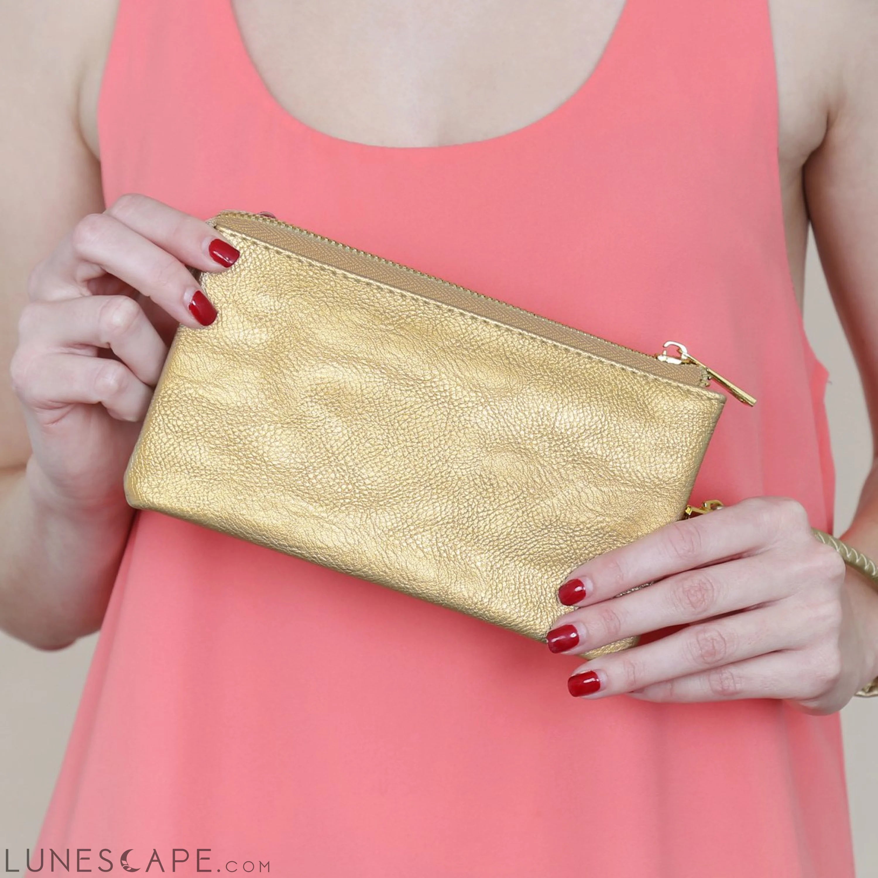 005 - Leather Wallet With Detachable Wristlet LUNESCAPE