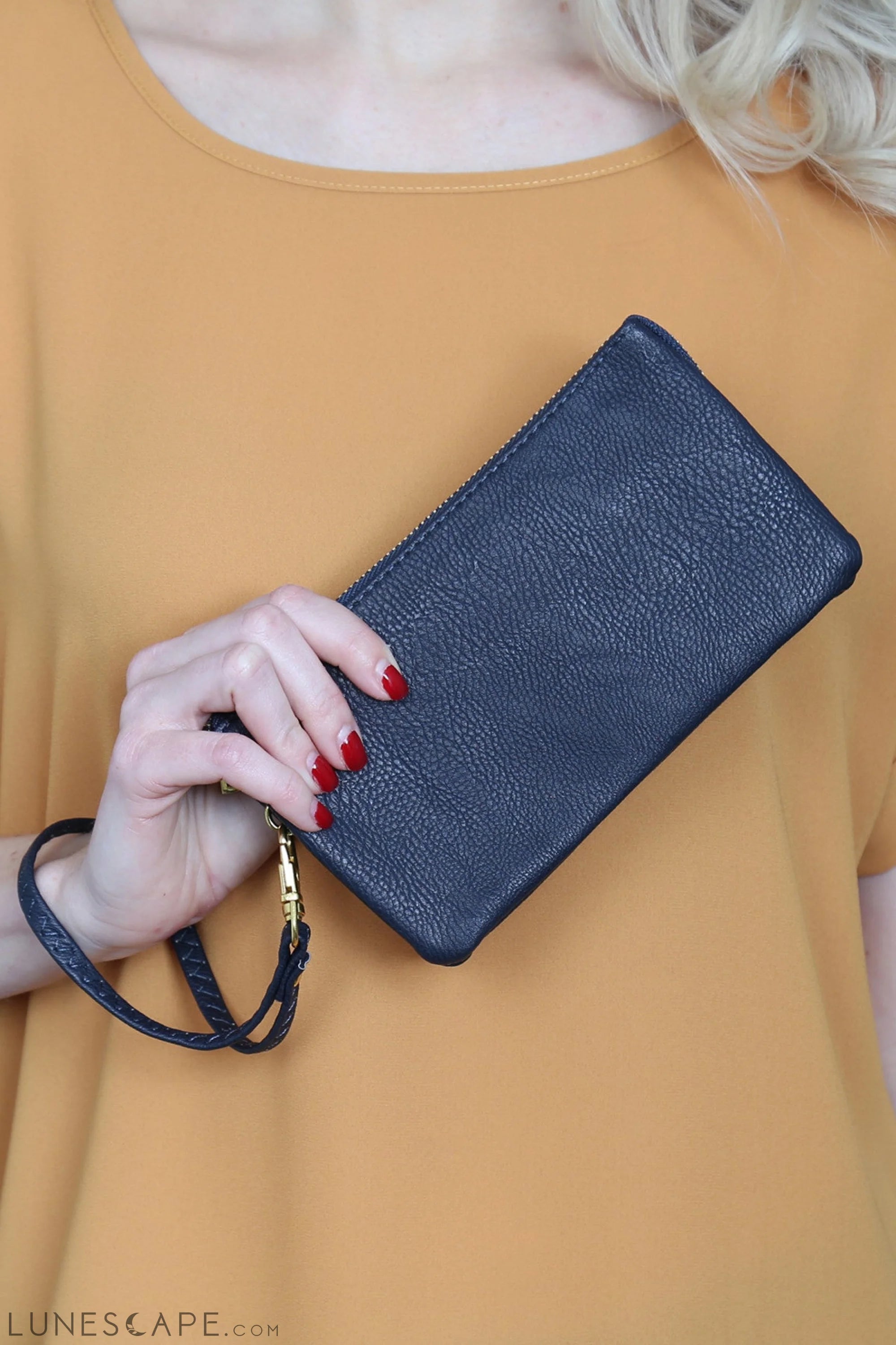 005 - Leather Wallet With Detachable Wristlet LUNESCAPE