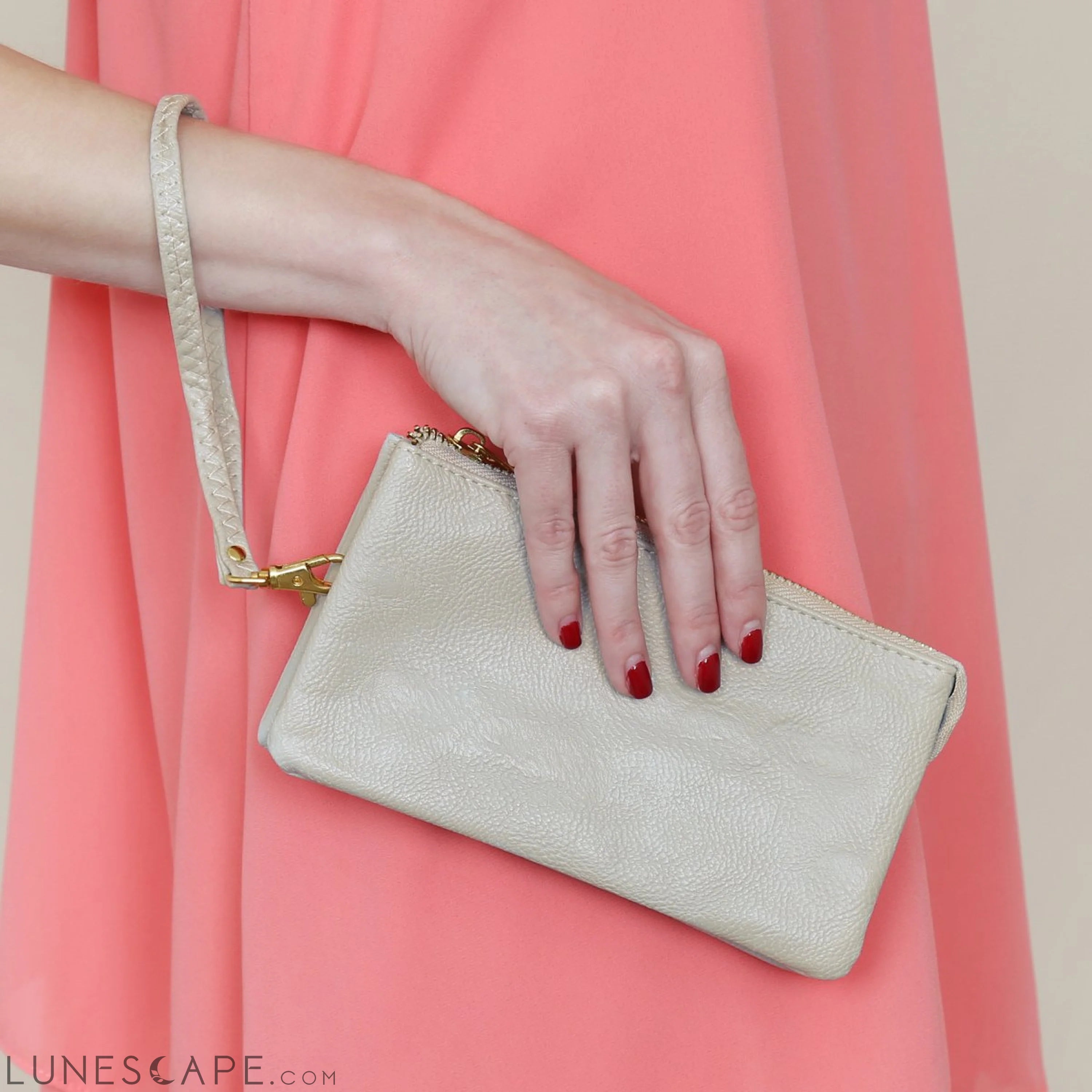 005 - Leather Wallet With Detachable Wristlet LUNESCAPE