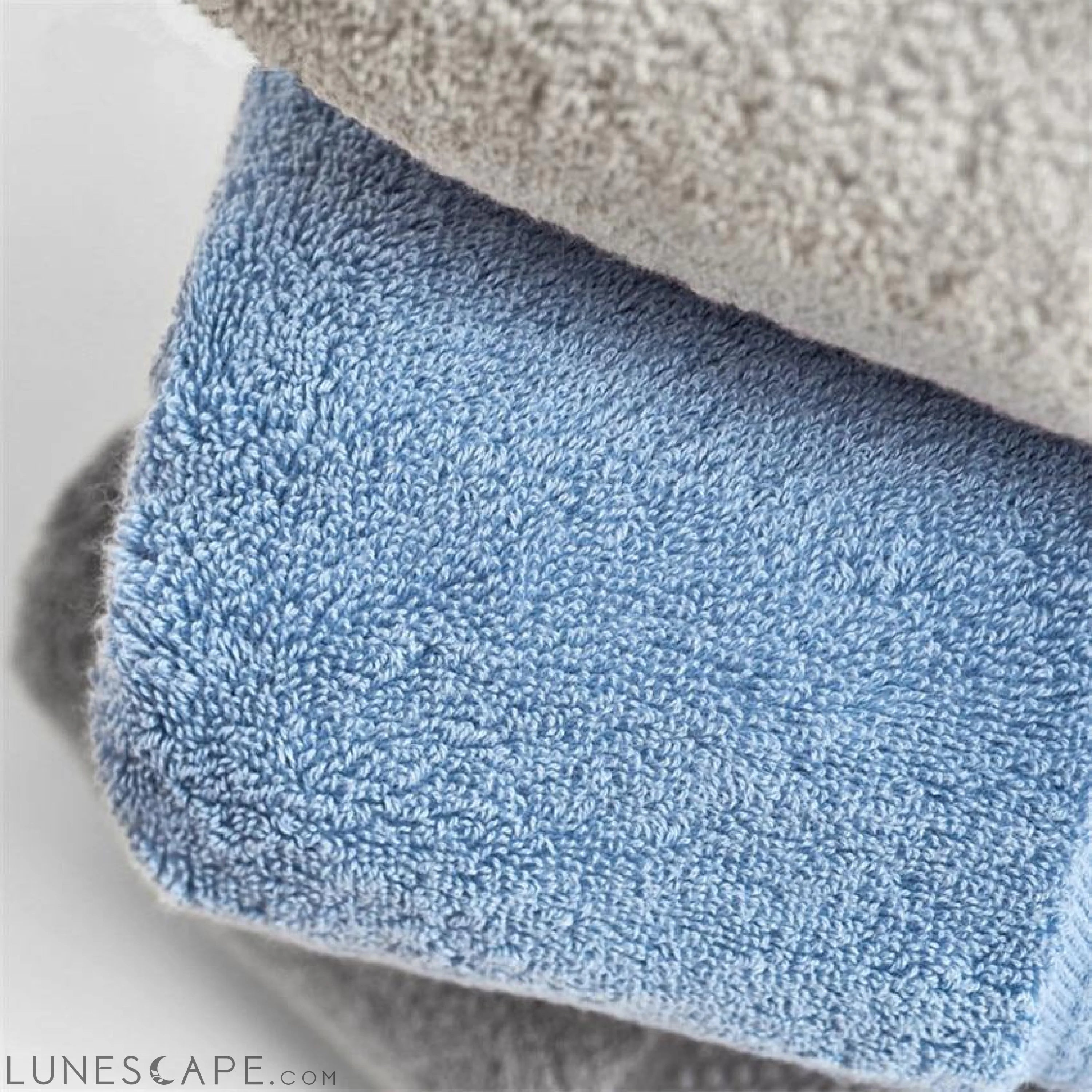 100% Cotton Luxury Bath Towel LUNESCAPE