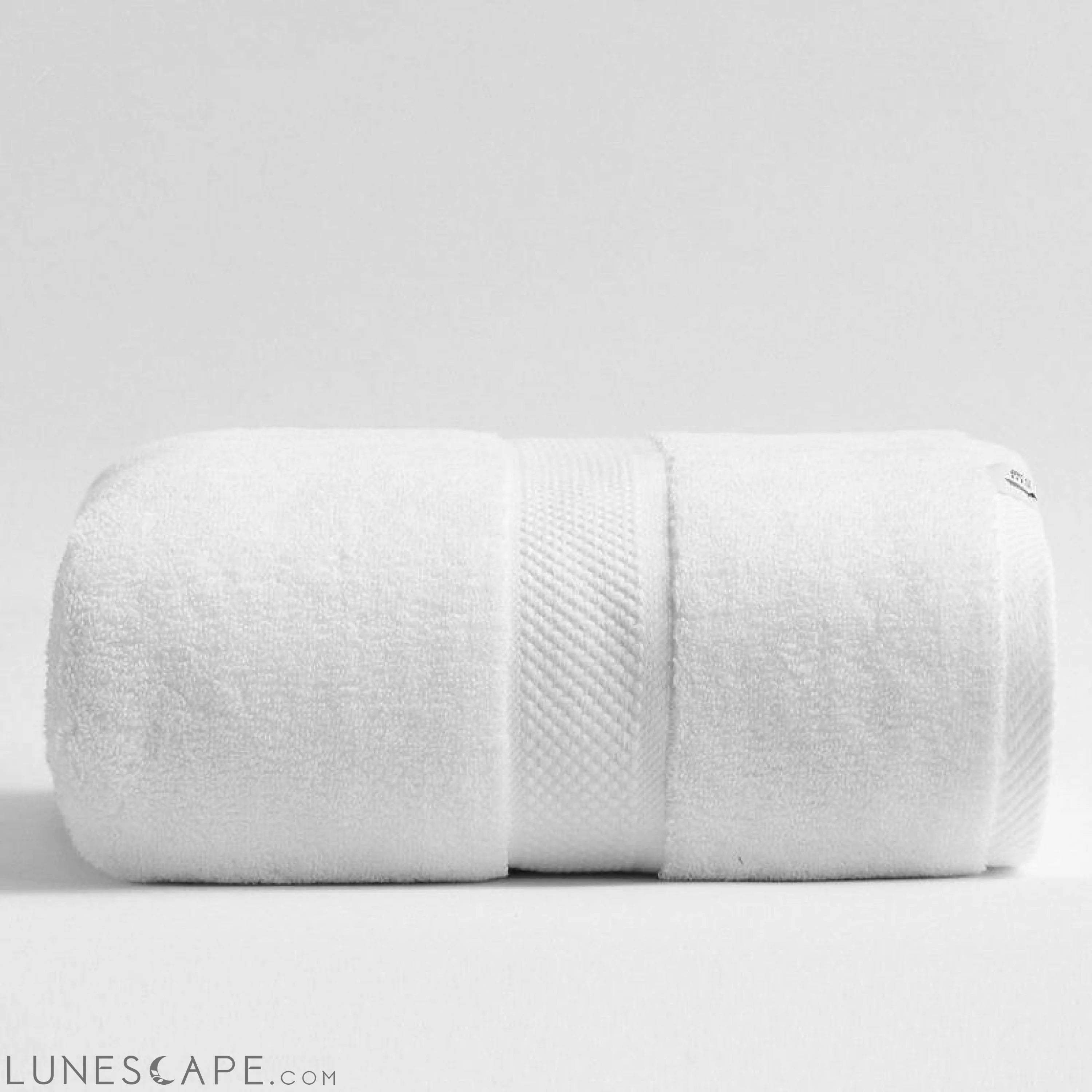 100% Cotton Luxury Bath Towel LUNESCAPE