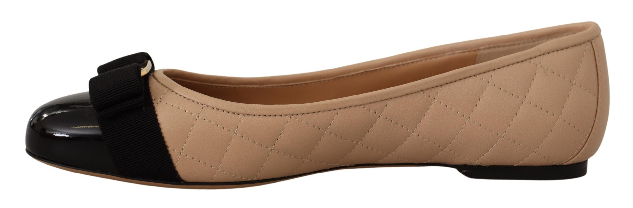Salvatore Ferragamo Elegant Quilted Leather Flats - Chic Dual-Tone Design LUNESCAPE