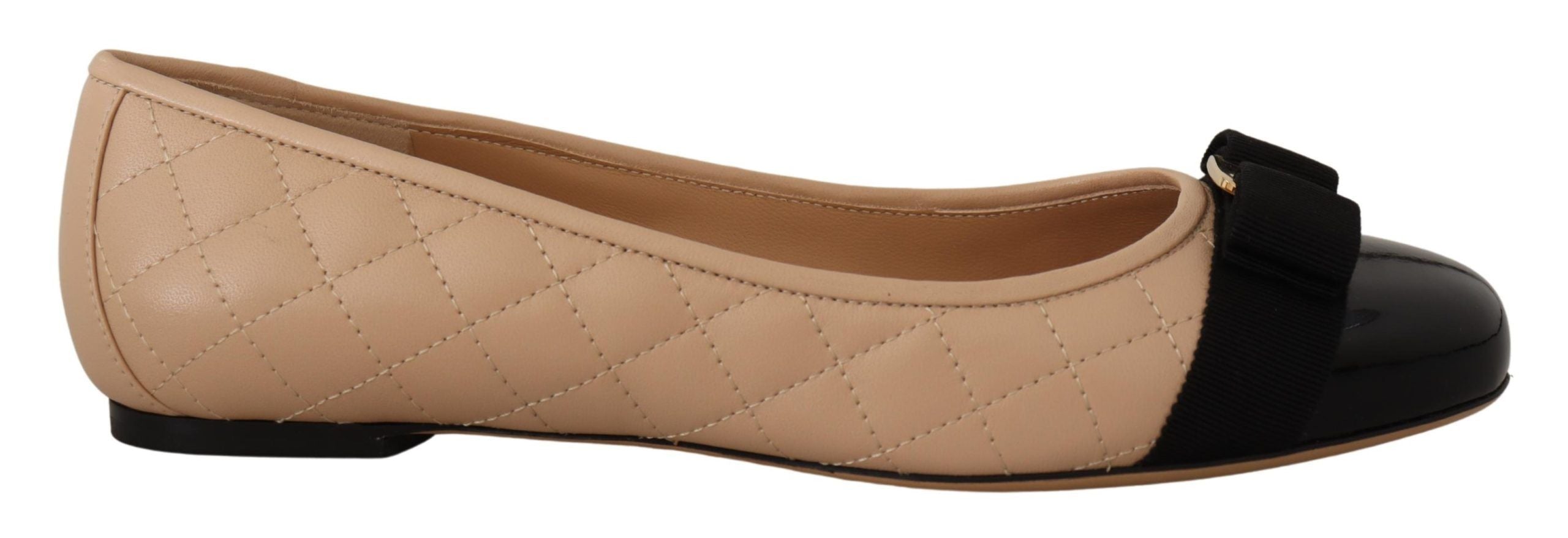 Salvatore Ferragamo Elegant Quilted Leather Flats - Chic Dual-Tone Design LUNESCAPE