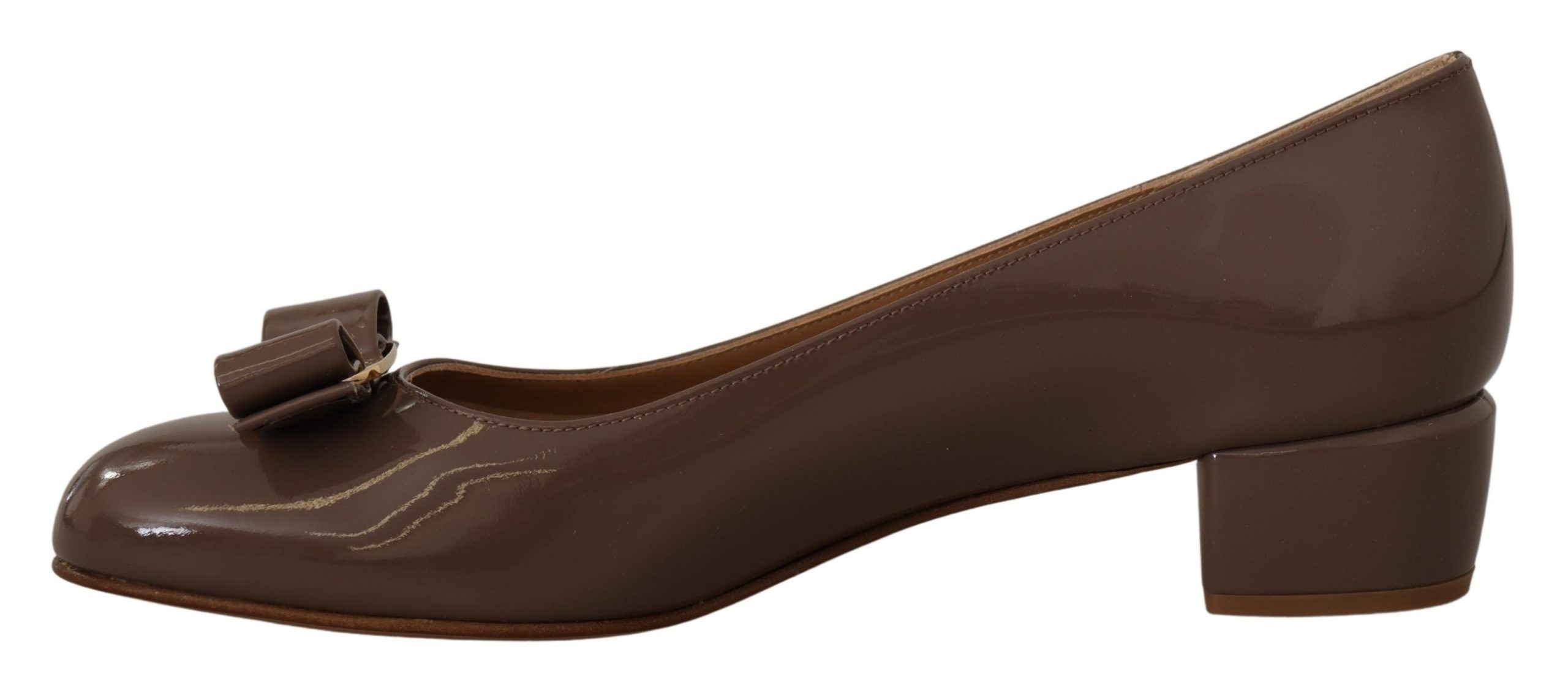 Salvatore Ferragamo Elegant Caraway Brown Pumps with Vara Bow LUNESCAPE