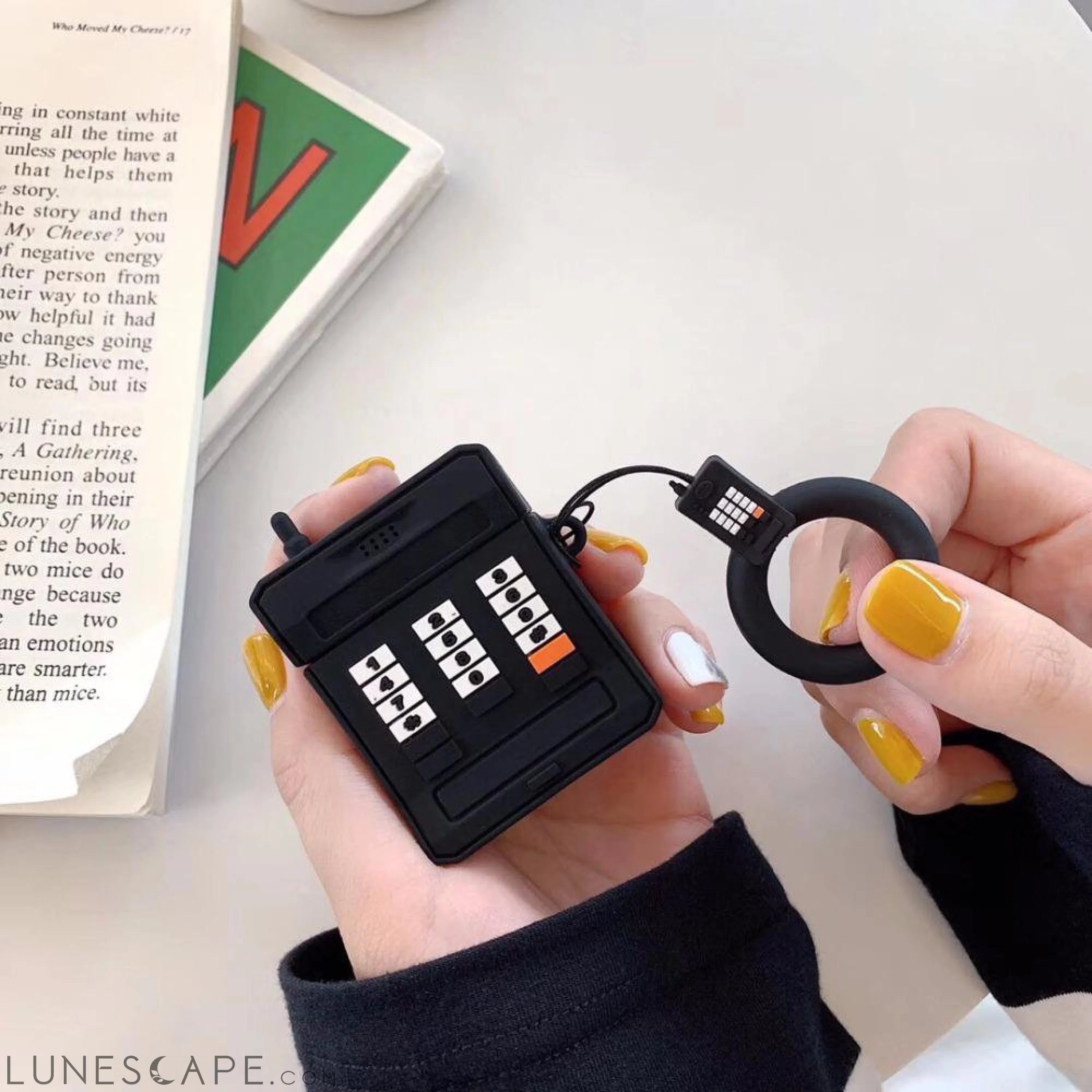 3D Retro AirPods Case LUNESCAPE