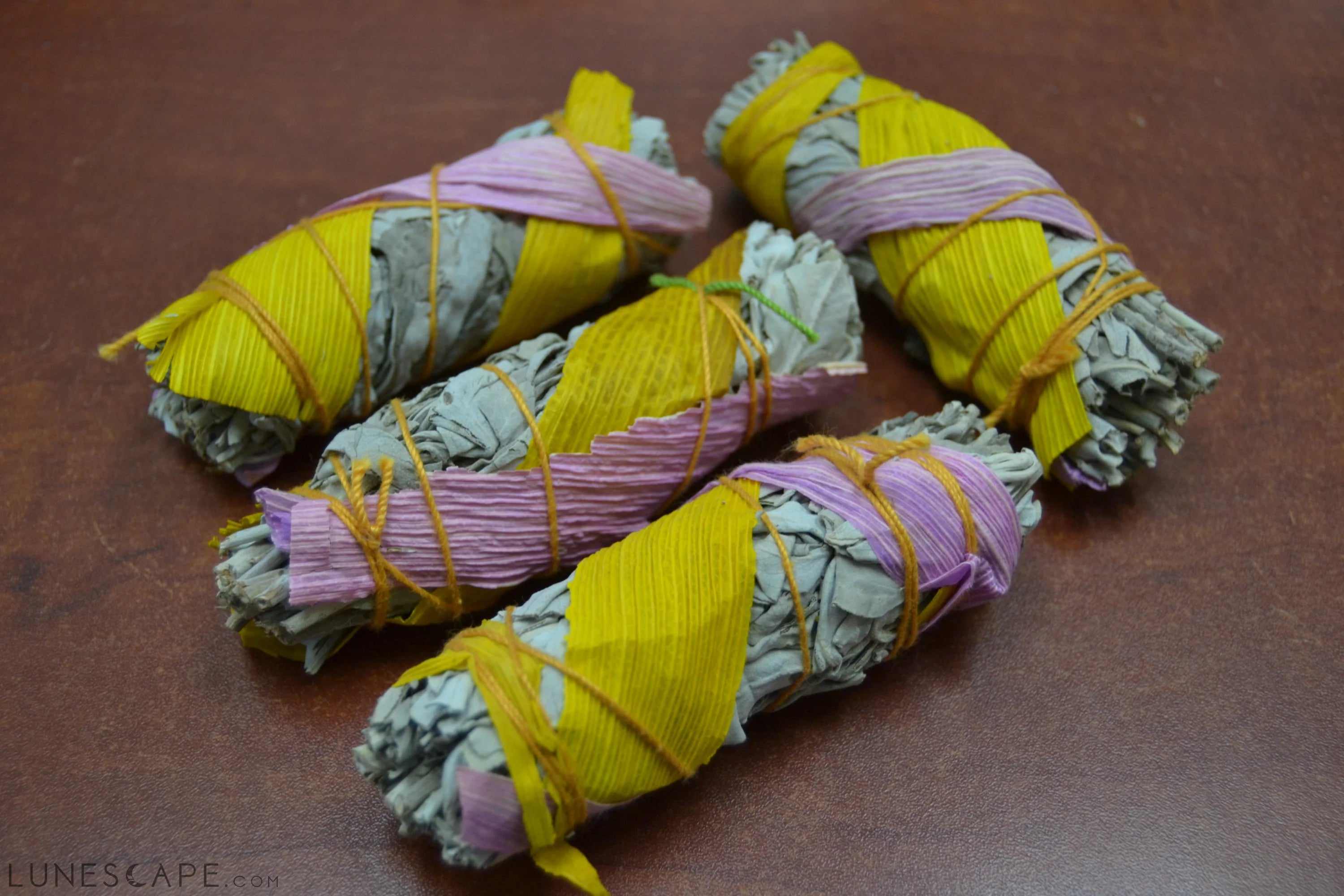4 Pcs White Sage + Pink/Yellow Corn Bundle Smudge LUNESCAPE