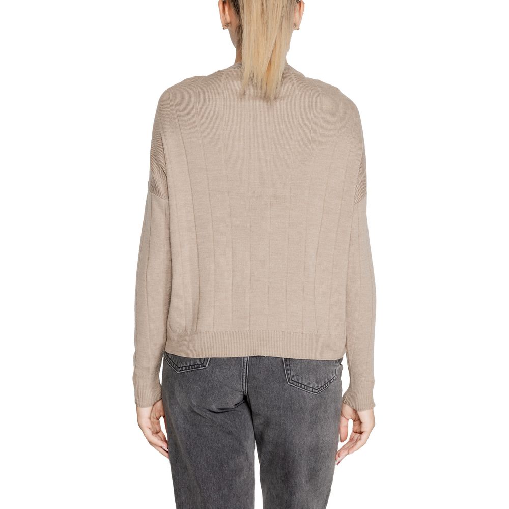 Only Beige Marabou Sweater LUNESCAPE