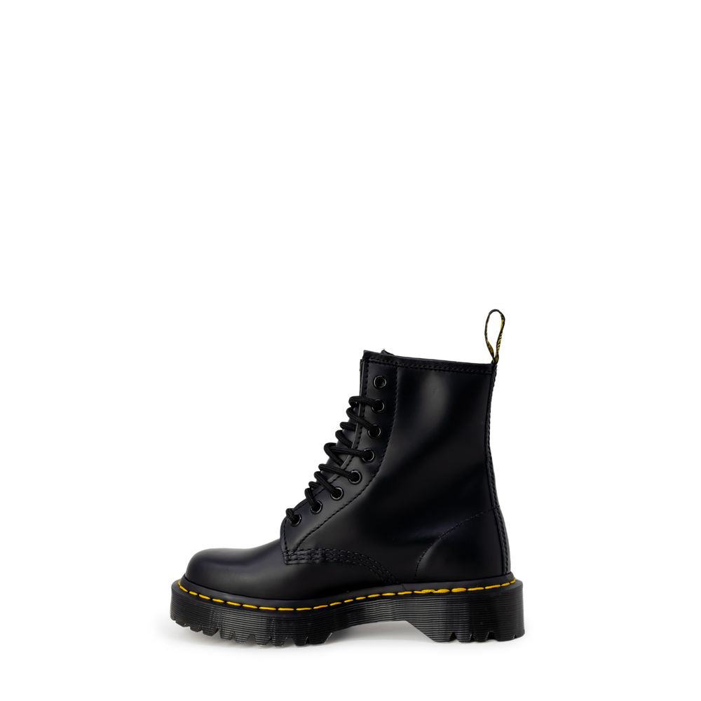 Dr. Martens Black Leather Boot LUNESCAPE