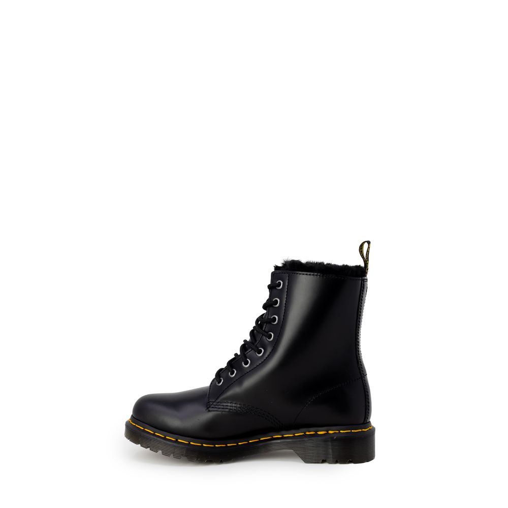 Dr. Martens Black Leather Boot LUNESCAPE