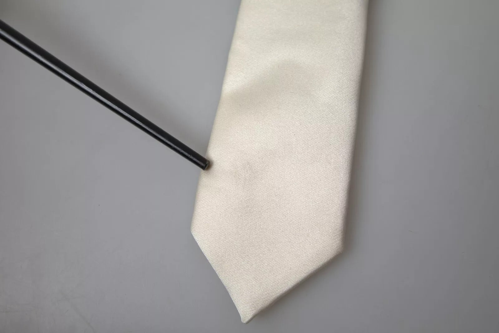 Dolce & Gabbana Off White Satin Silk Classic Men Necktie LUNESCAPE