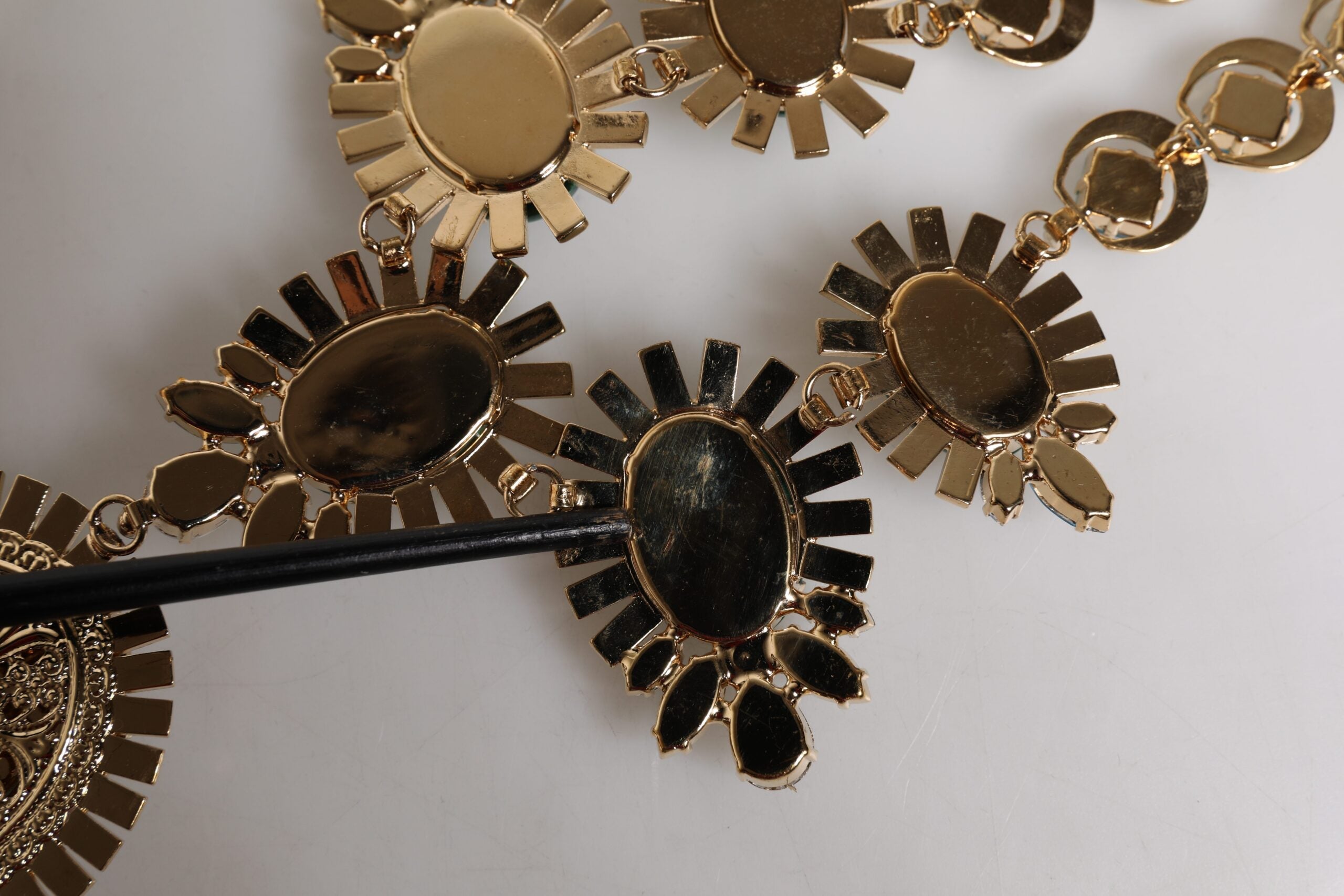 Dolce & Gabbana Gold Brass Pietre Oval Crystal Embellished Necklace LUNESCAPE