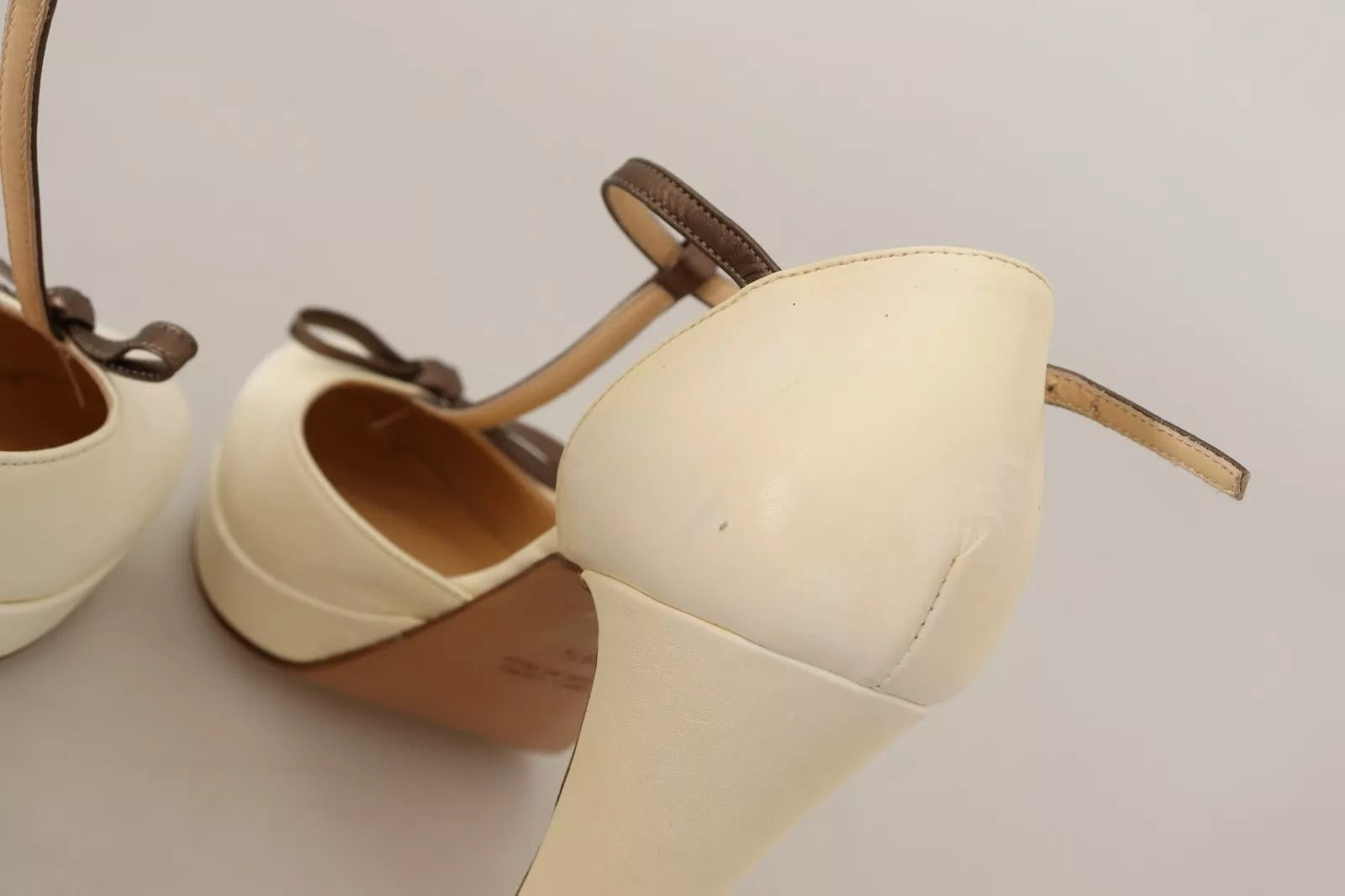 SERGIO LEVANTESI Off White Leather T-Strap Heels Sandals Shoes