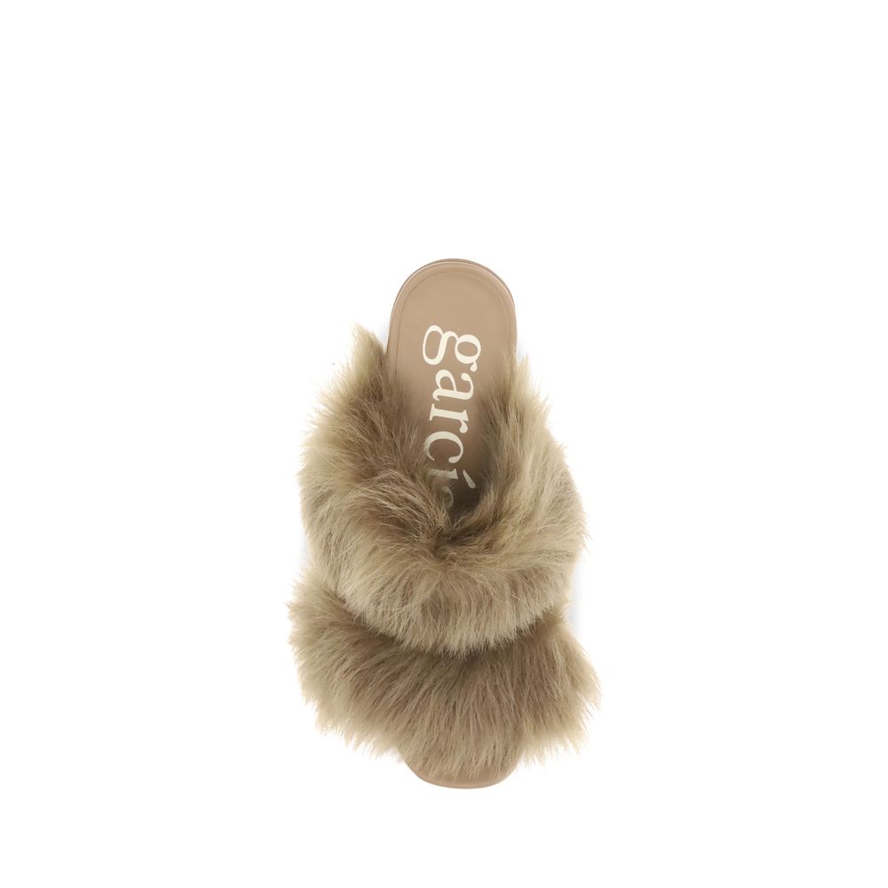 Pedro García Fur-trimmed mules Sandals LUNESCAPE