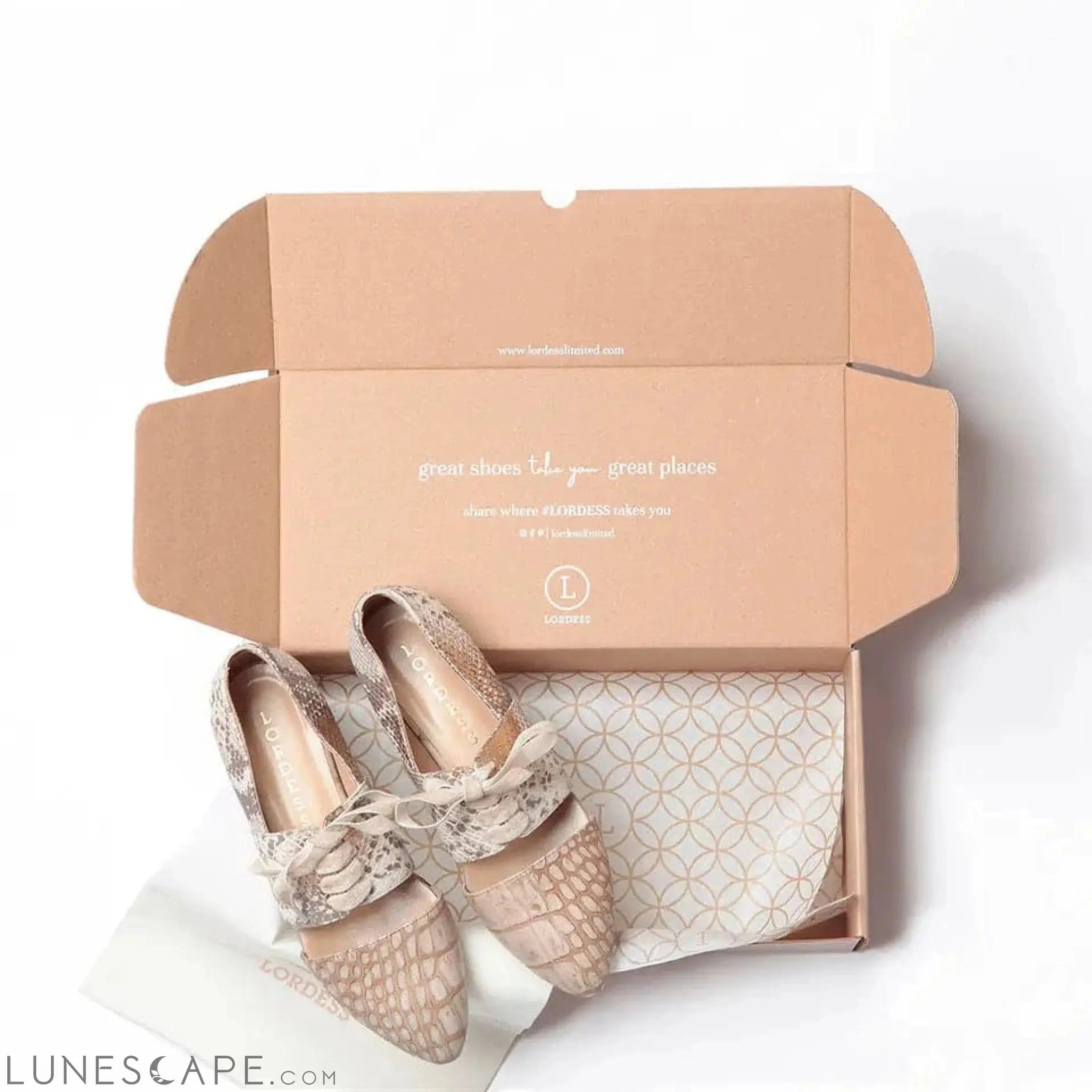 Adira Oxford by Lordess LUNESCAPE