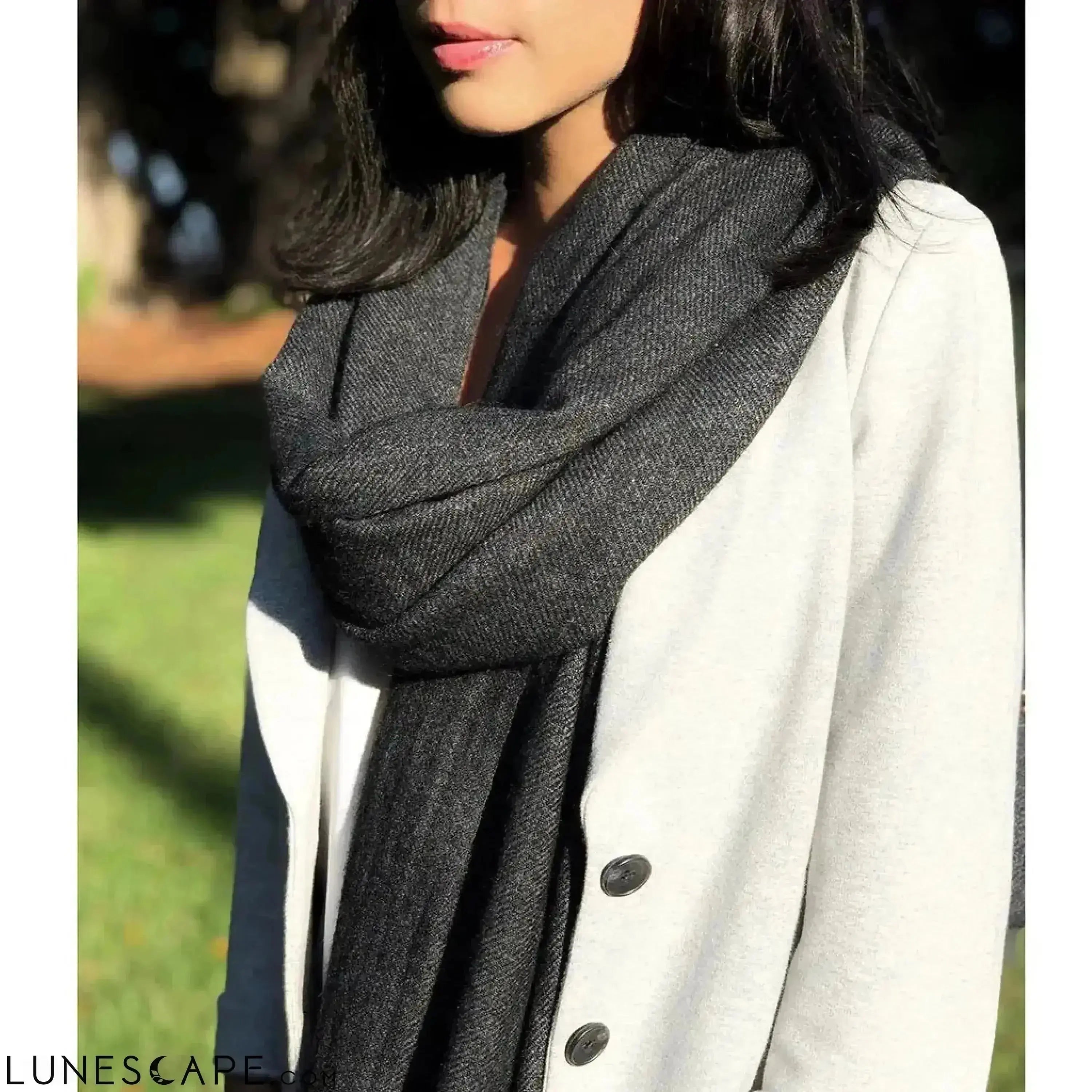 Charcoal Handloom Cashmere Scarf LUNESCAPE