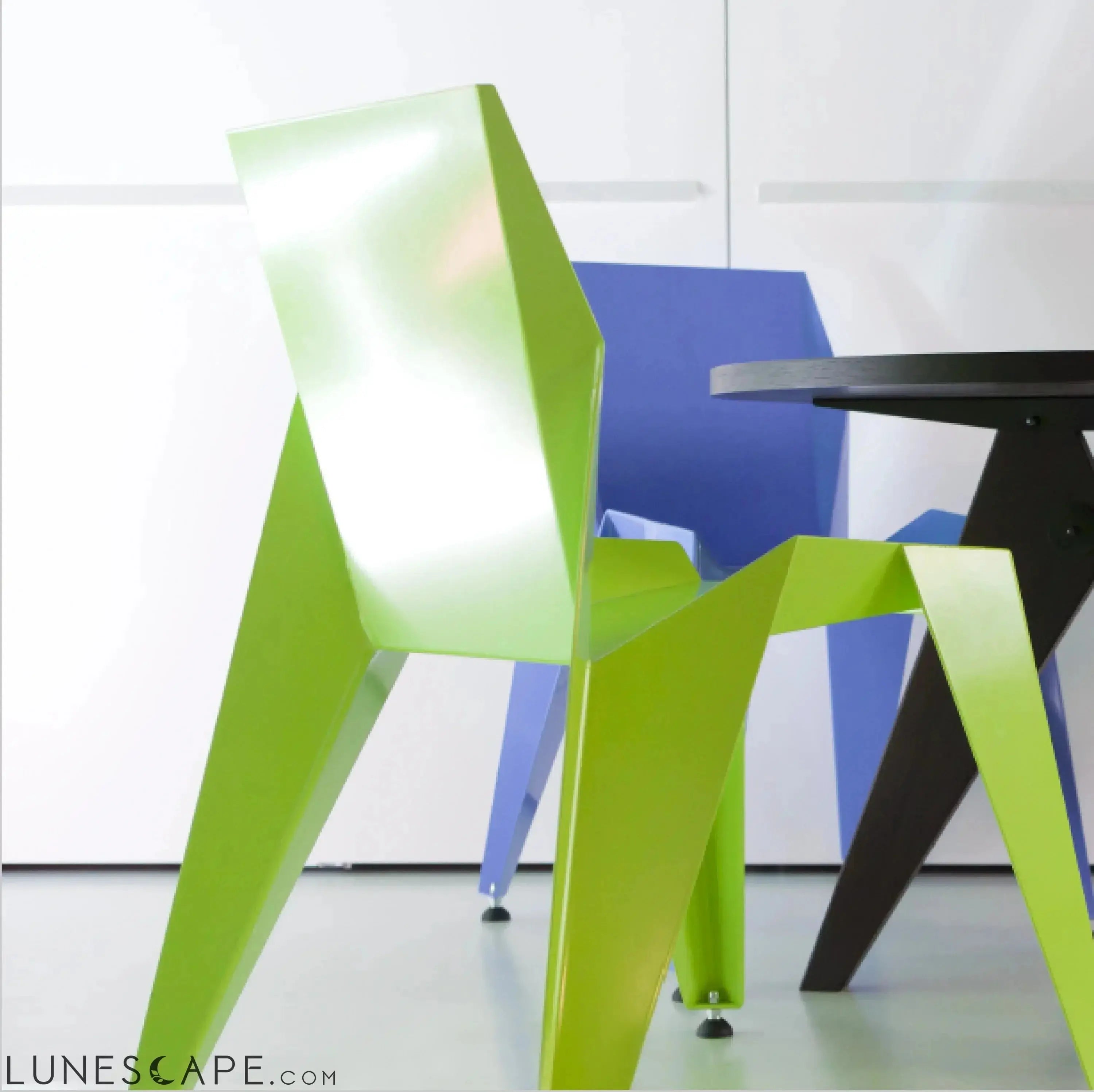 EDGE Chair - Fresh Green LUNESCAPE