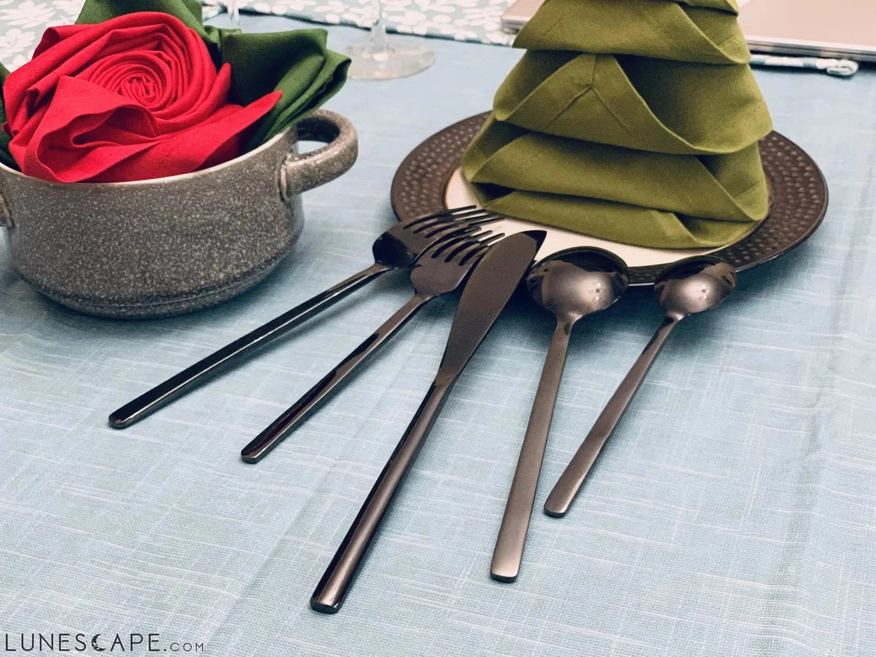 Handcrafted Black Flatware - 20 Piece Set LUNESCAPE