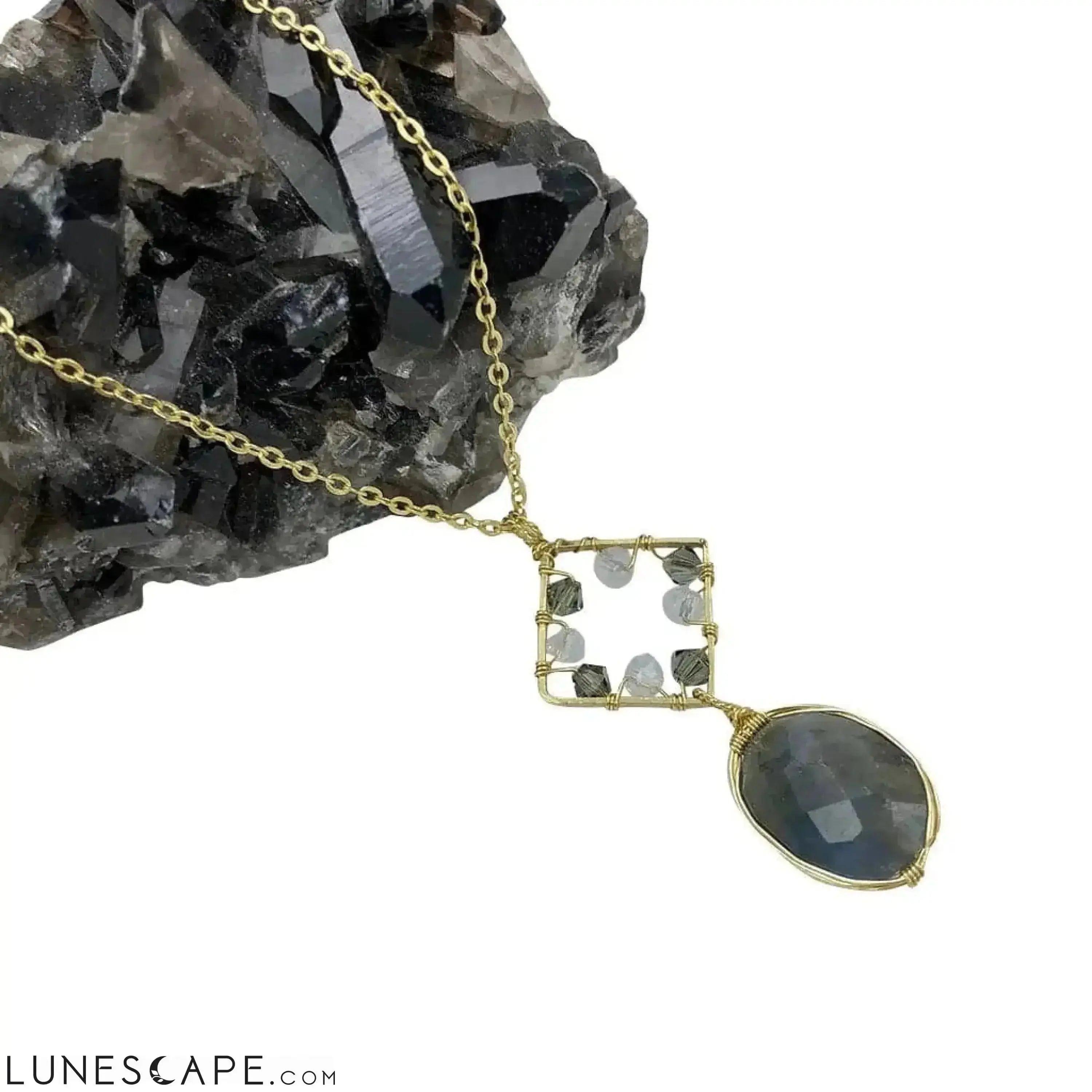 Labradorite Pendant Necklace LUNESCAPE