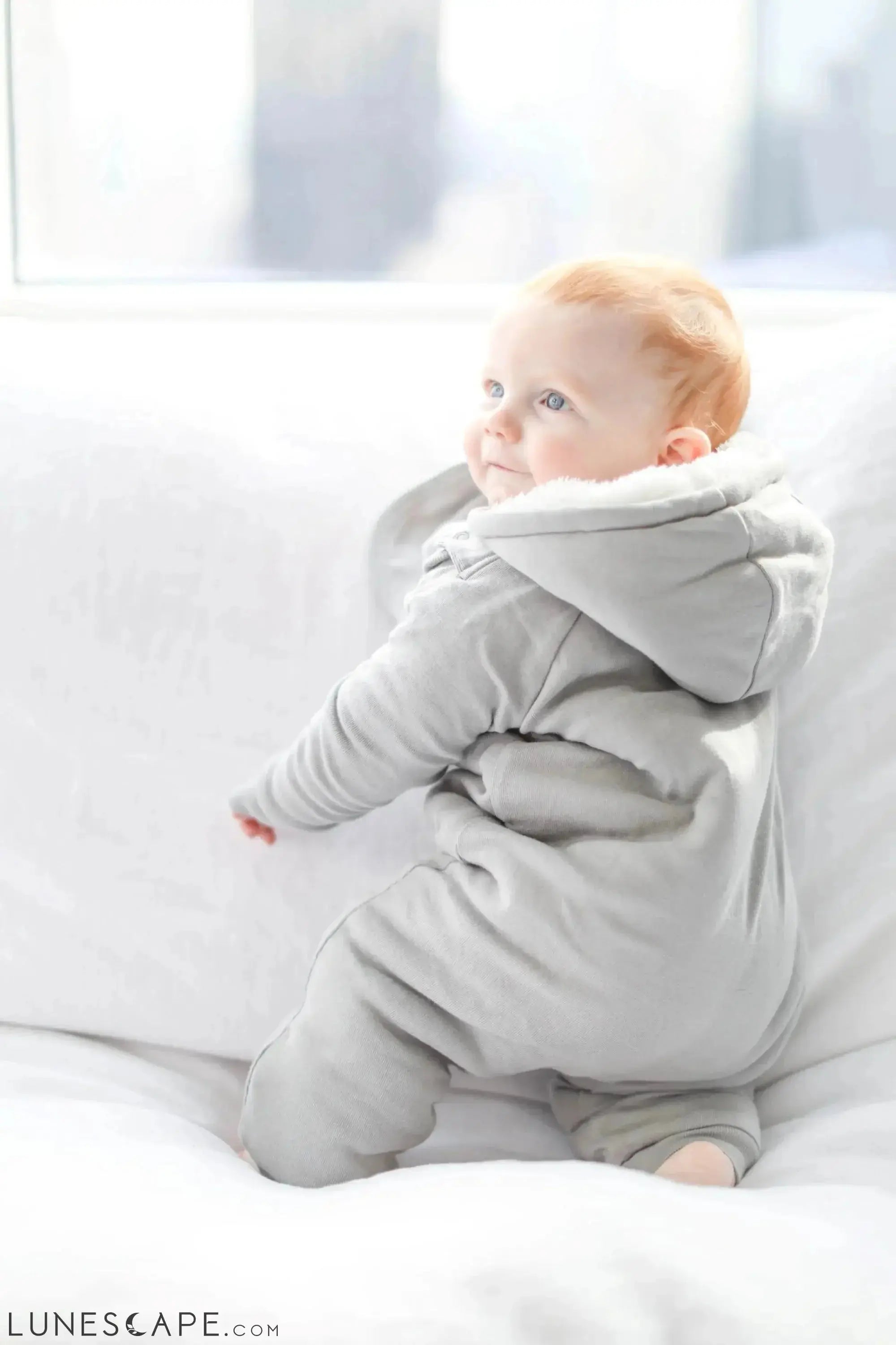 Smart Cuddly Jumpsuit + Bib - Gray LUNESCAPE