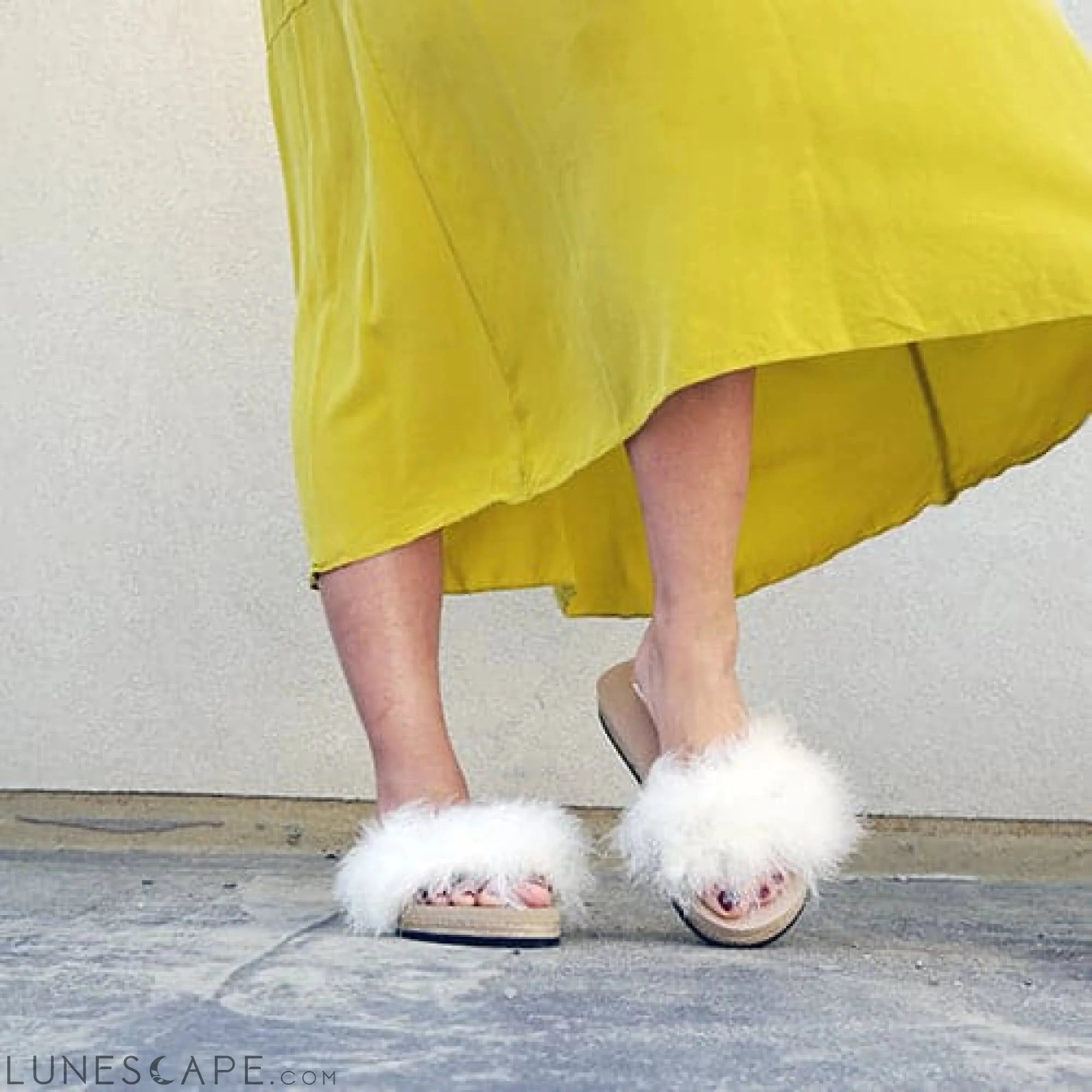 White Feather - Espadrille Flat Womens Slide Slipper LUNESCAPE