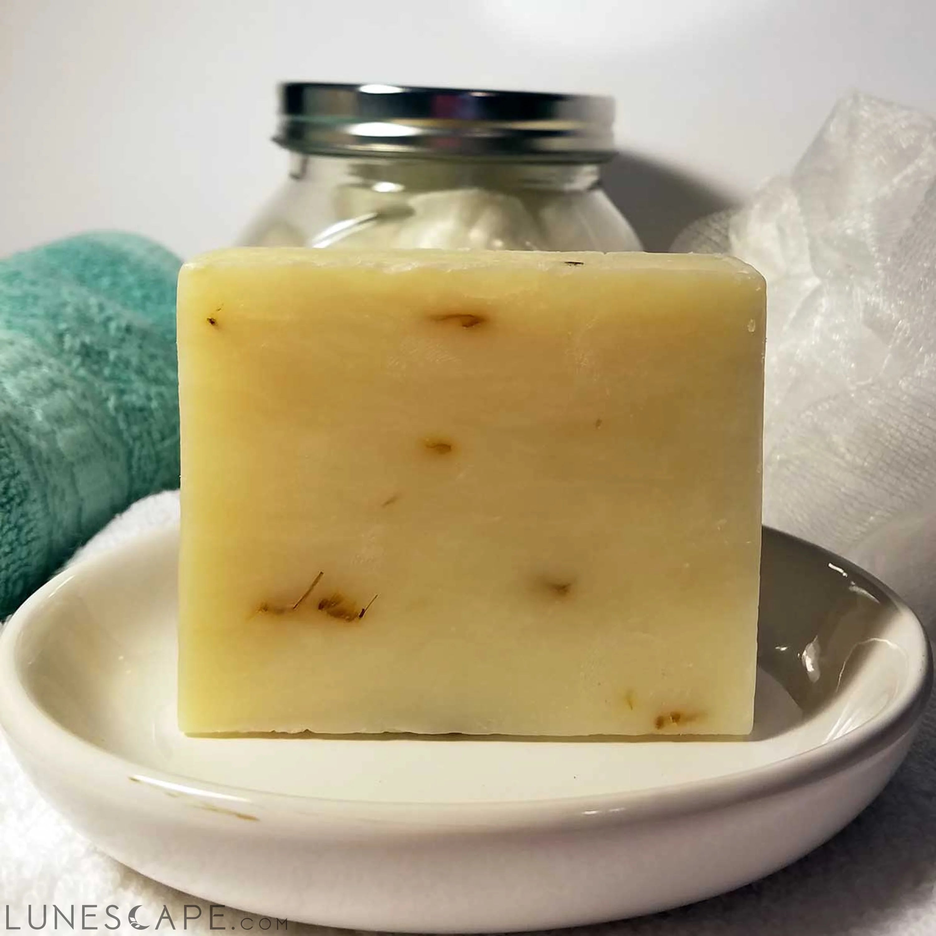Aloe and Calendula Handmade Soap LUNESCAPE