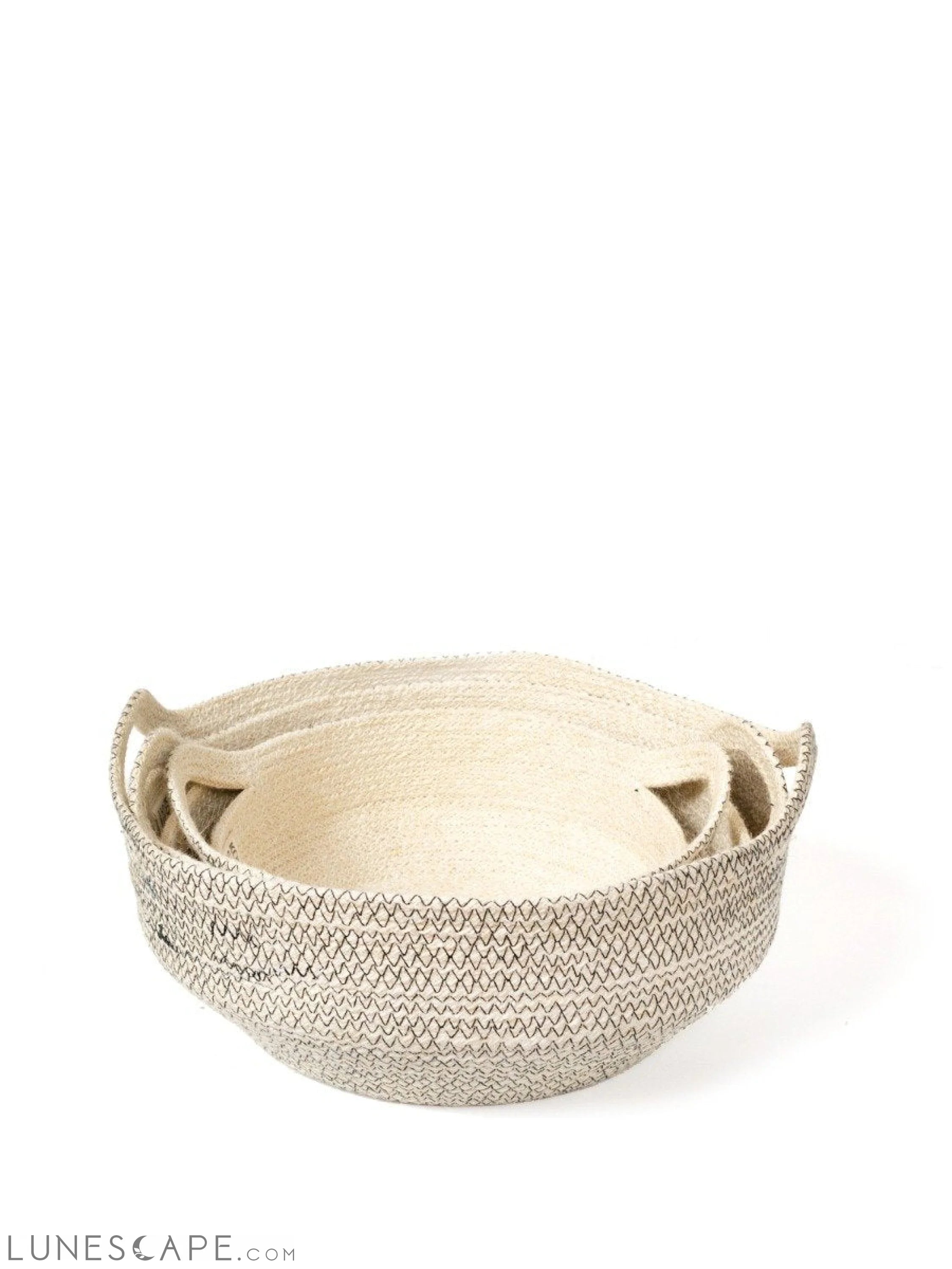 Amari Fruit Bowl - Black LUNESCAPE