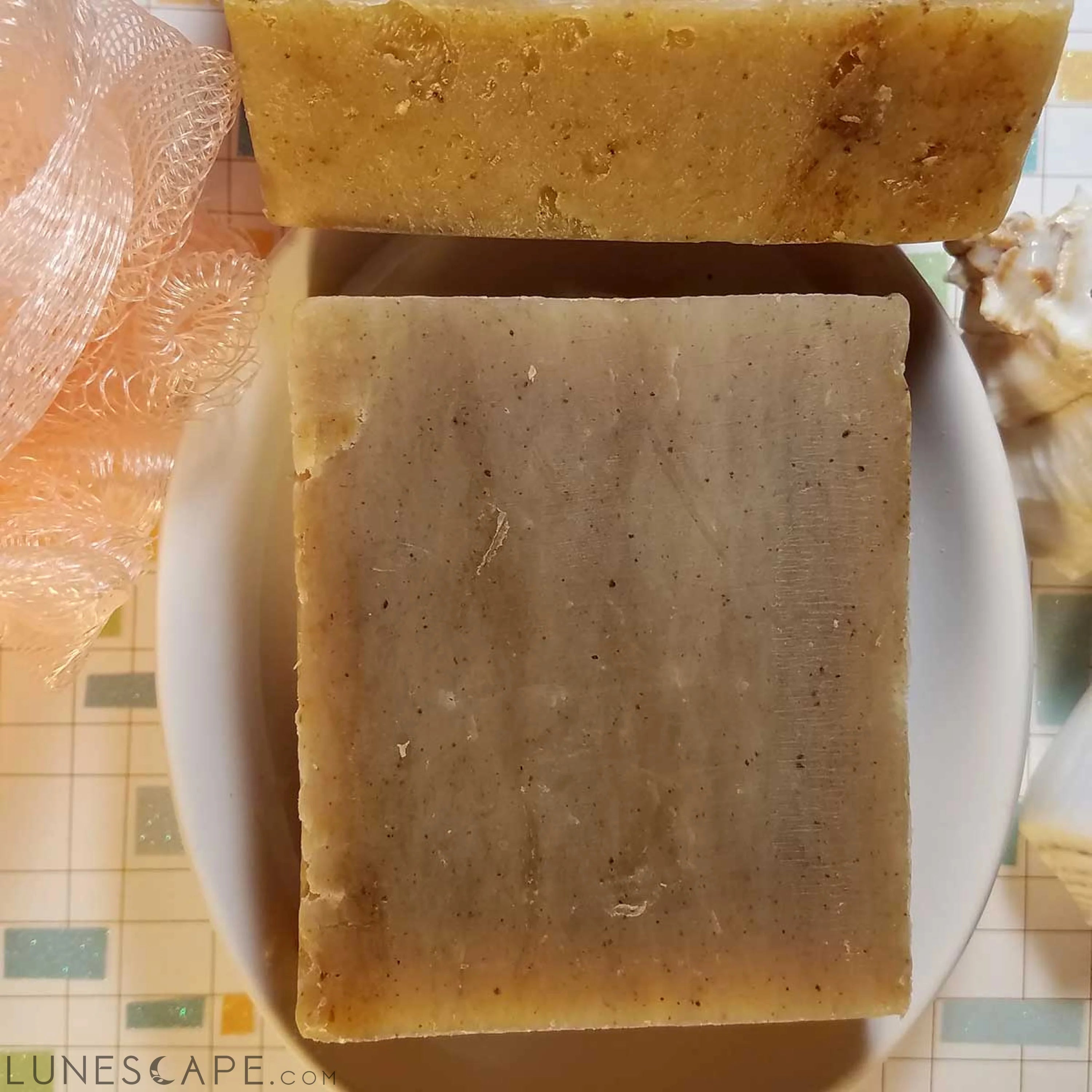 Amber Musk Handmade Soap LUNESCAPE