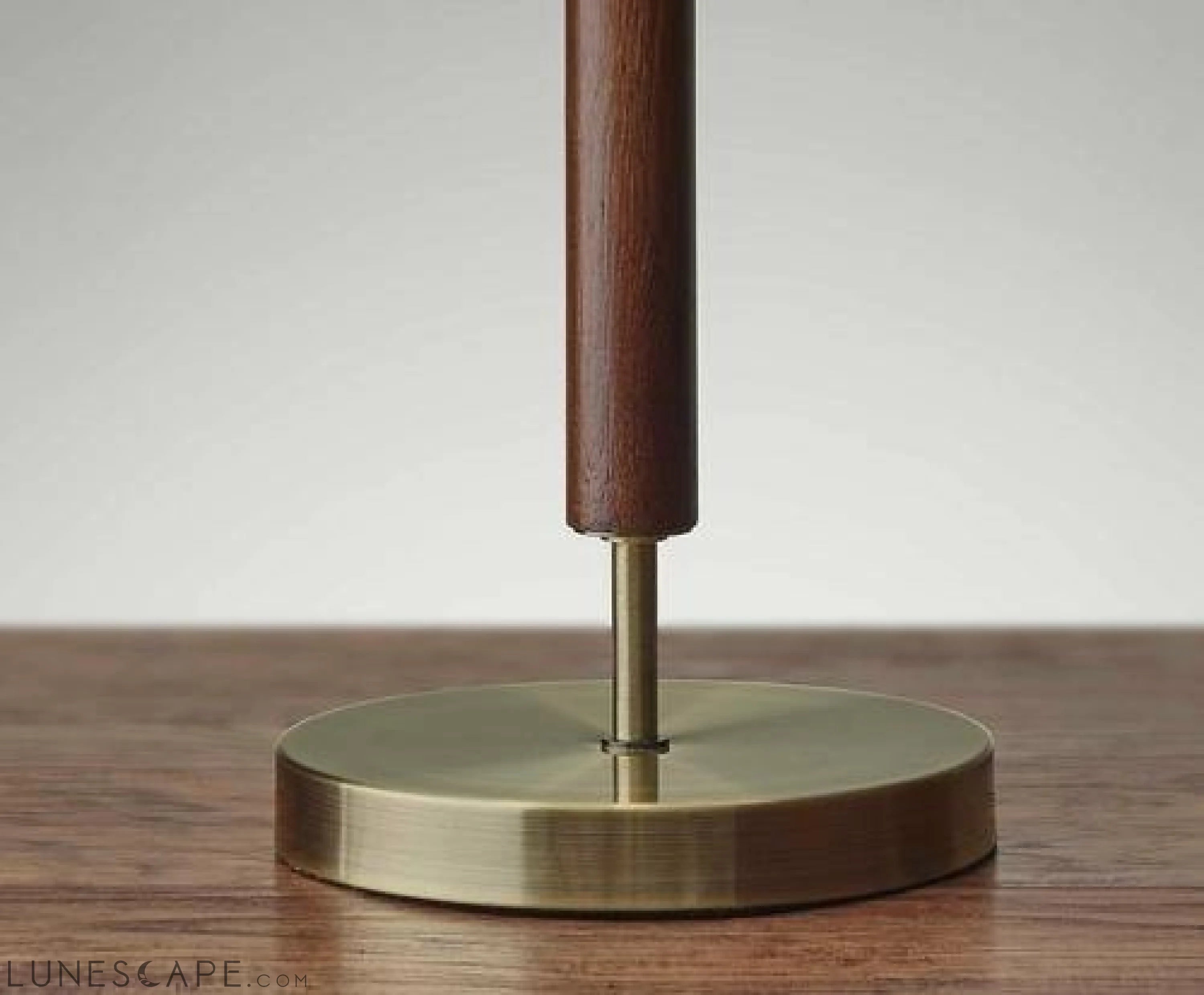 Antique Brass Metal and Walnut Wood Table Lamp LUNESCAPE