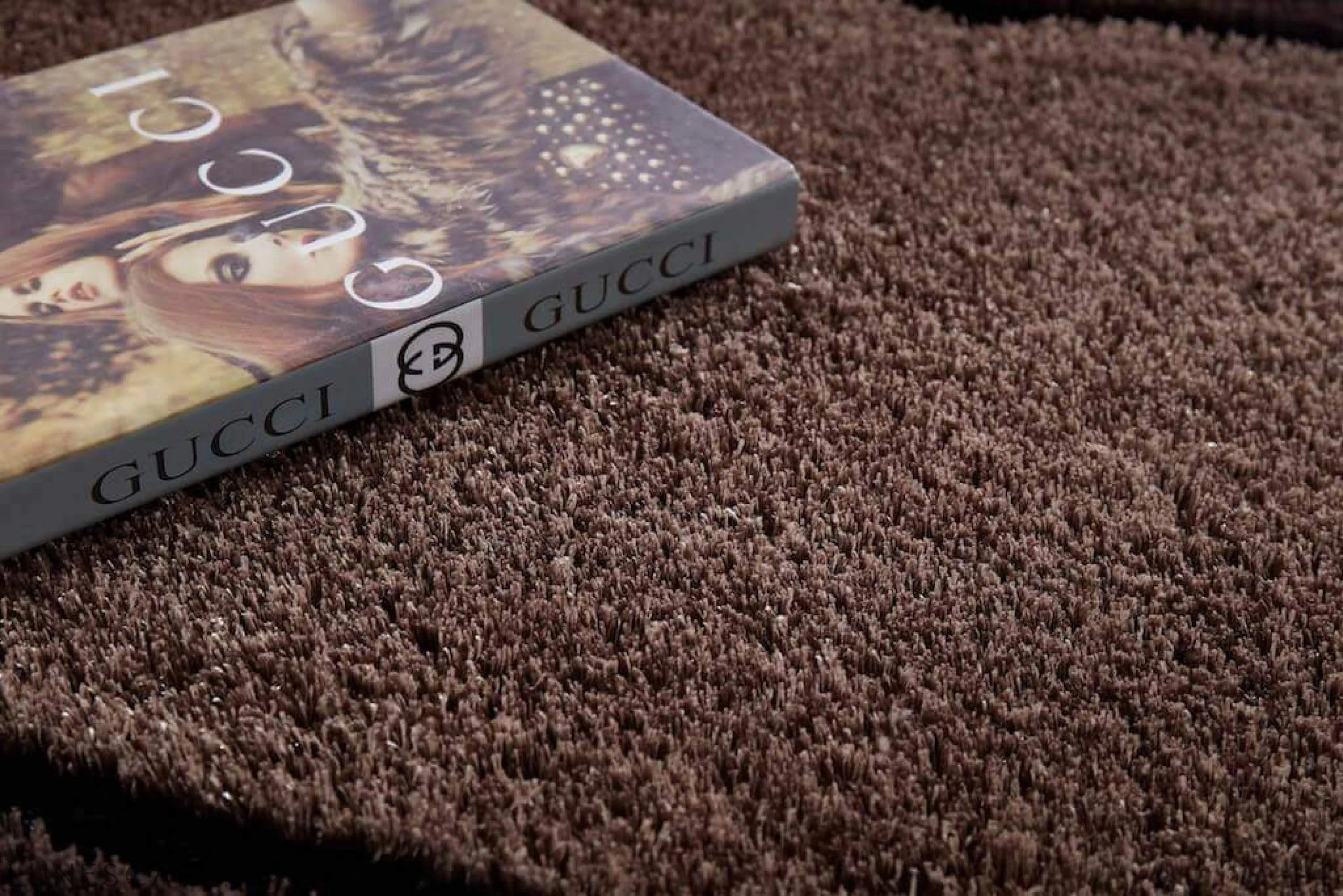 Aria Olive & White Soft Pile Shaggy Area Rug LUNESCAPE