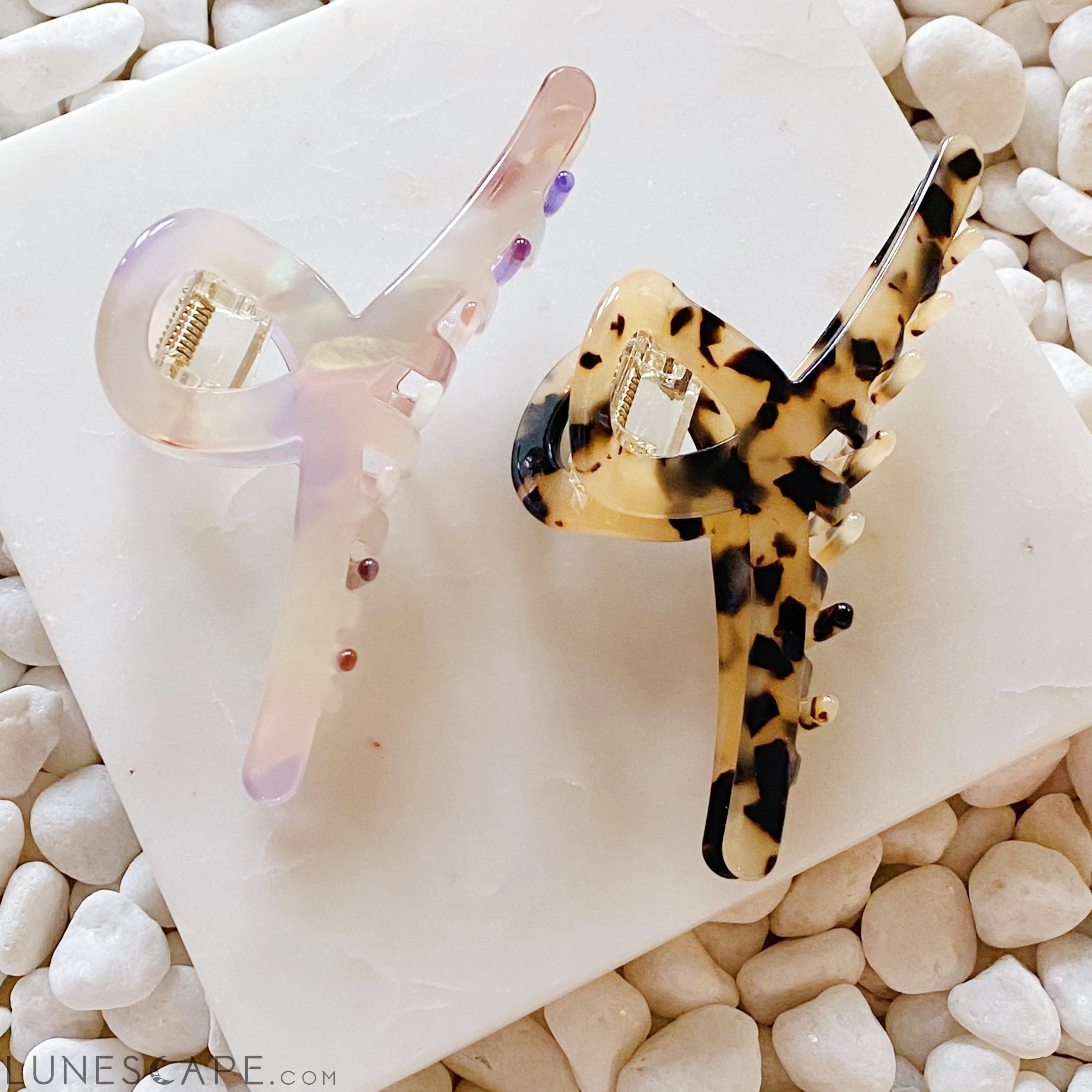 Barely There Hair Claw LUNESCAPE