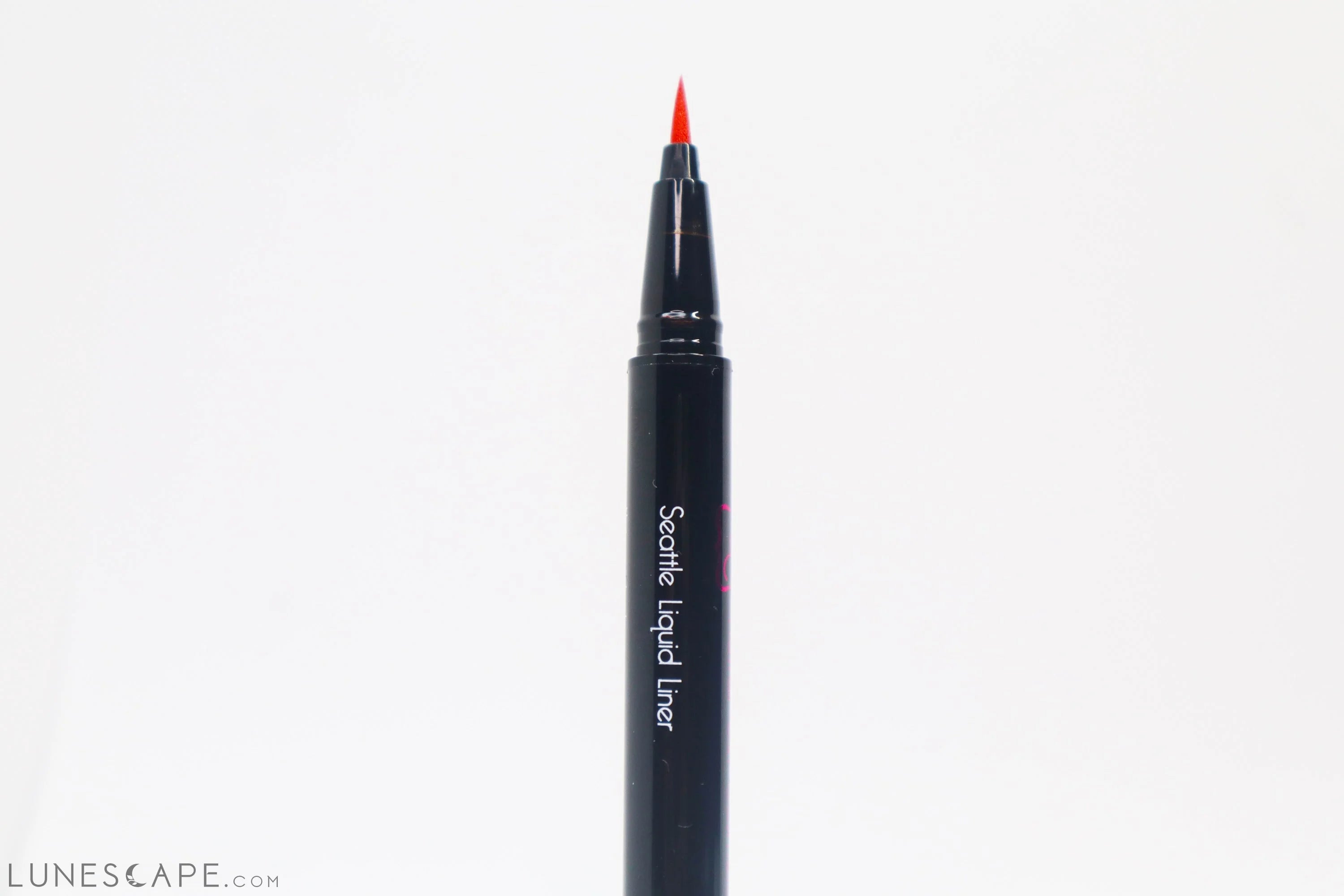 Belltown Liquid Liner LUNESCAPE