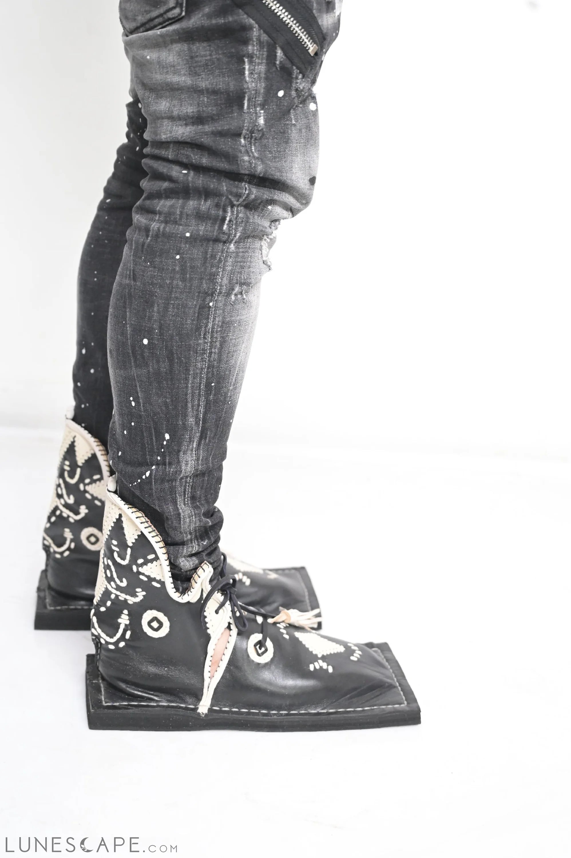 Black And White Hand-Made Traditional Moroccan Ankle Boots - Large Sizes LUNESCAPE