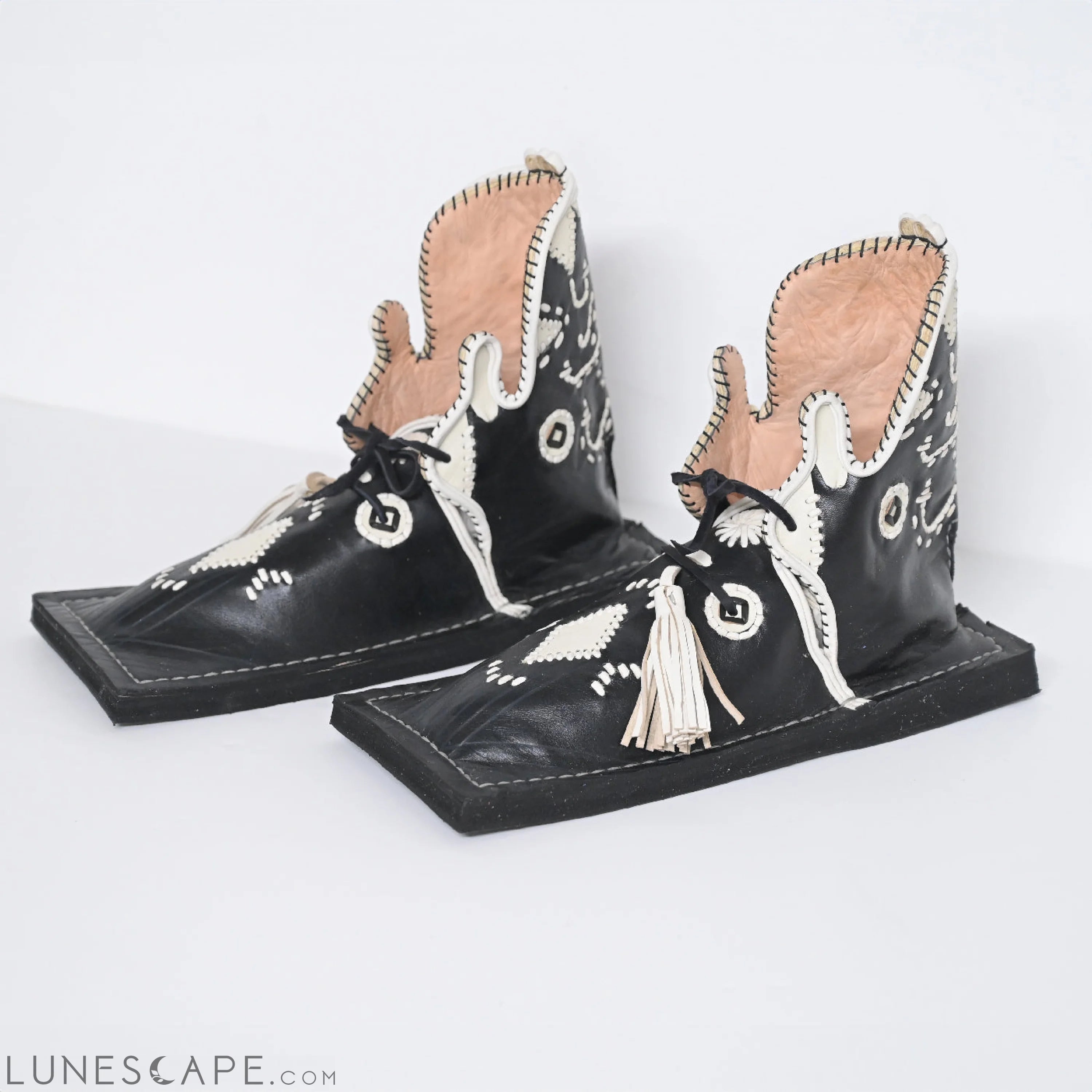 Black And White Hand-Made Traditional Moroccan Ankle Boots - Large Sizes LUNESCAPE