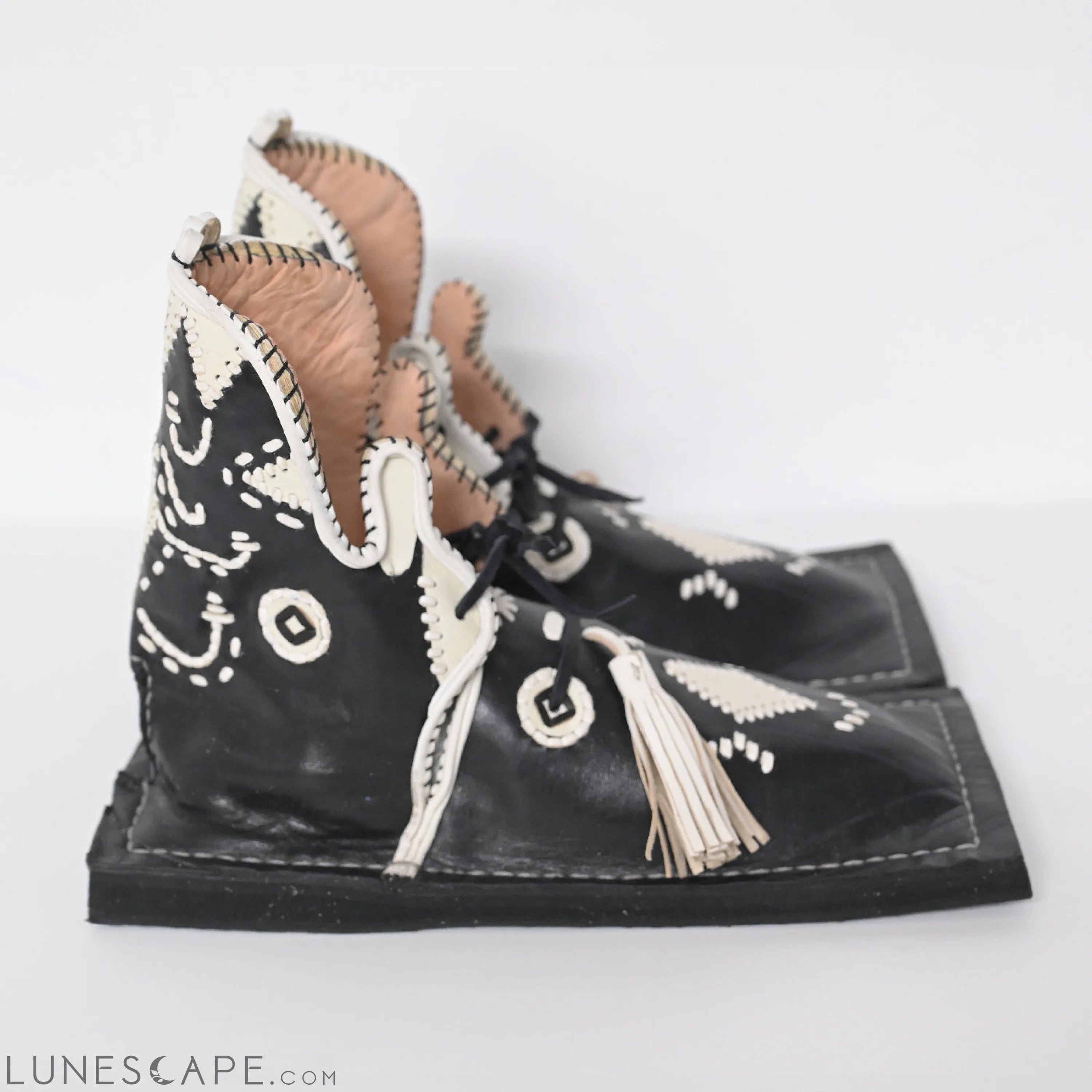 Black And White Hand-Made Traditional Moroccan Ankle Boots - Large Sizes LUNESCAPE