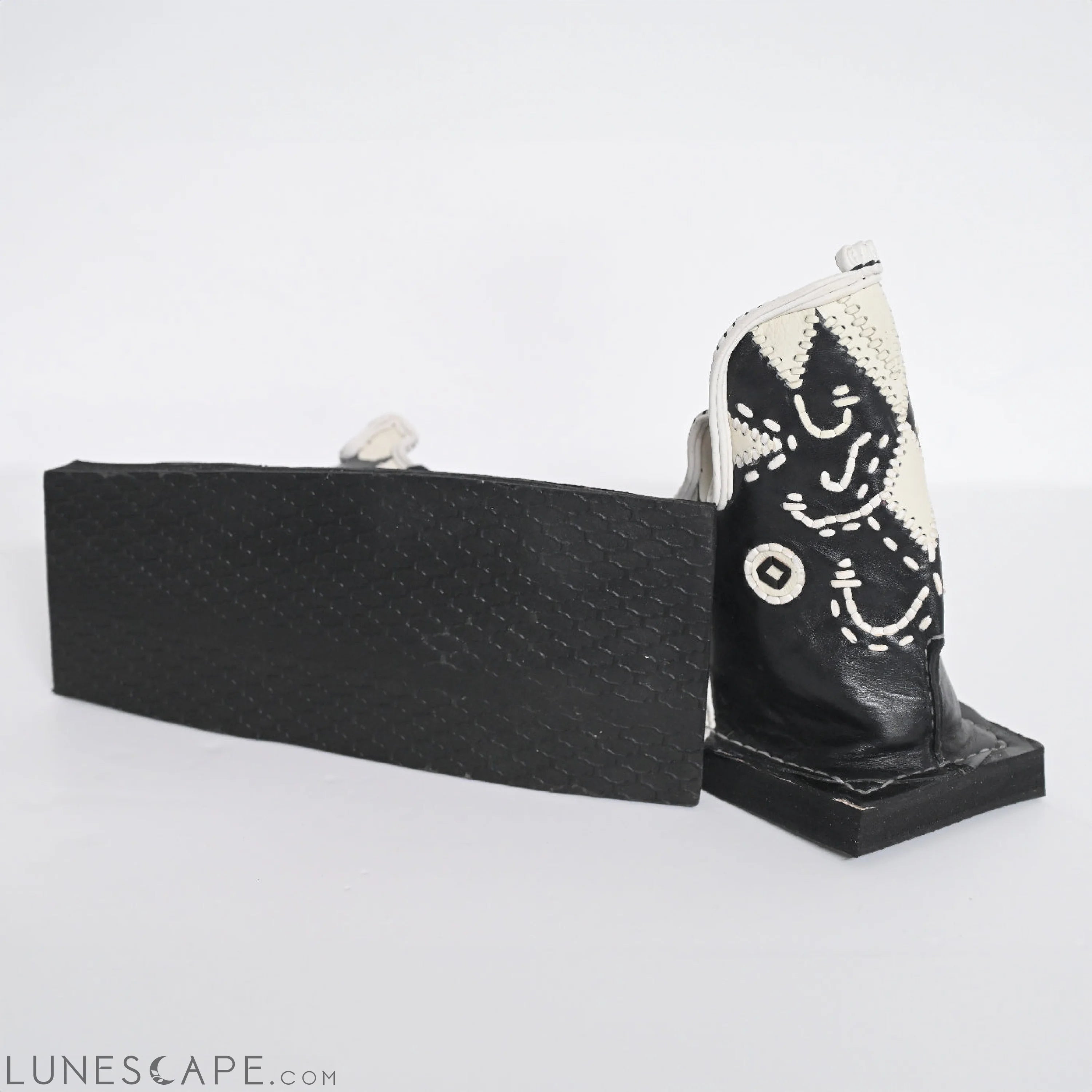 Black And White Hand-Made Traditional Moroccan Ankle Boots - Large Sizes LUNESCAPE