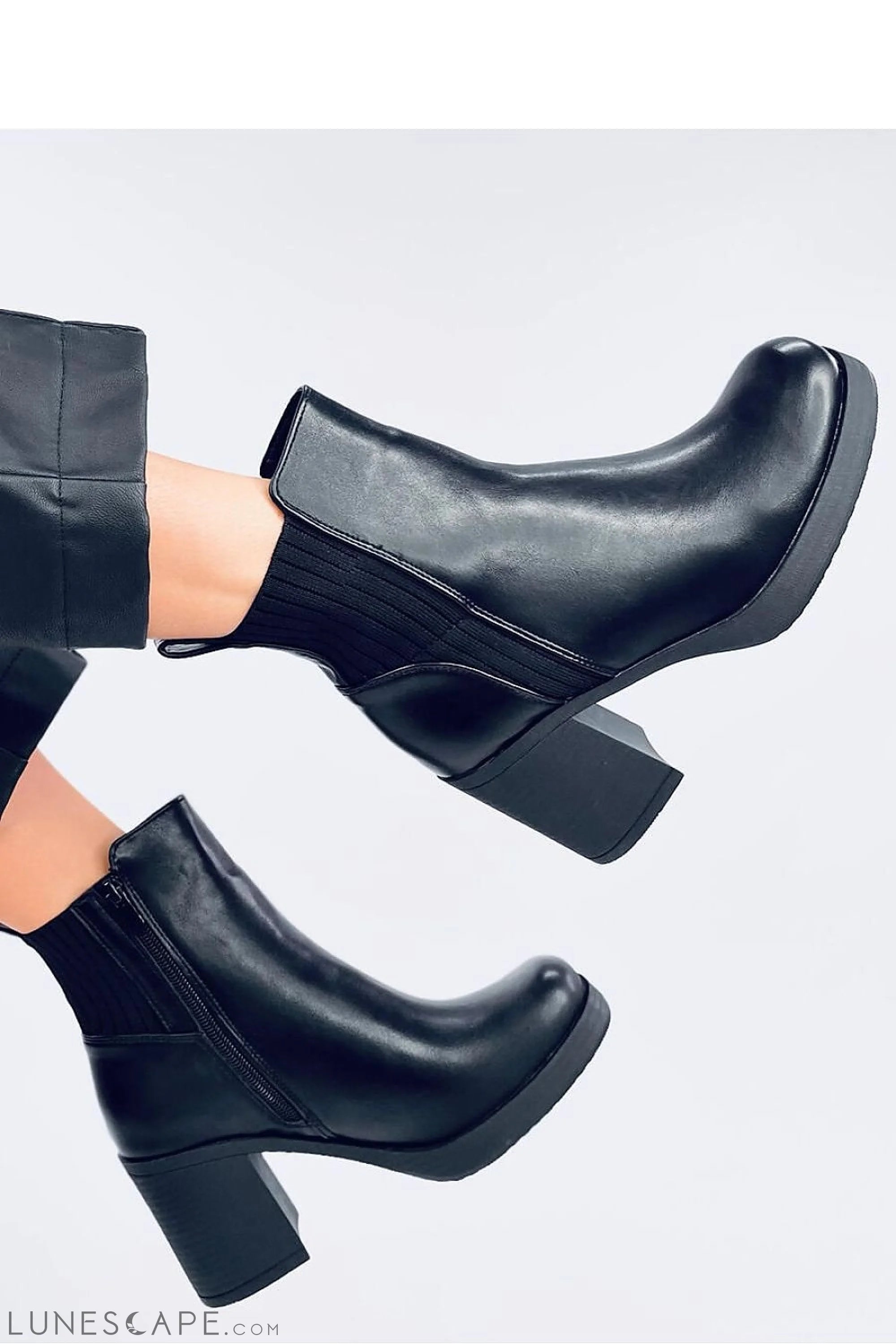 Black Leather Chelsea Boot with Block Heel and Ribbed Knit Details LUNESCAPE