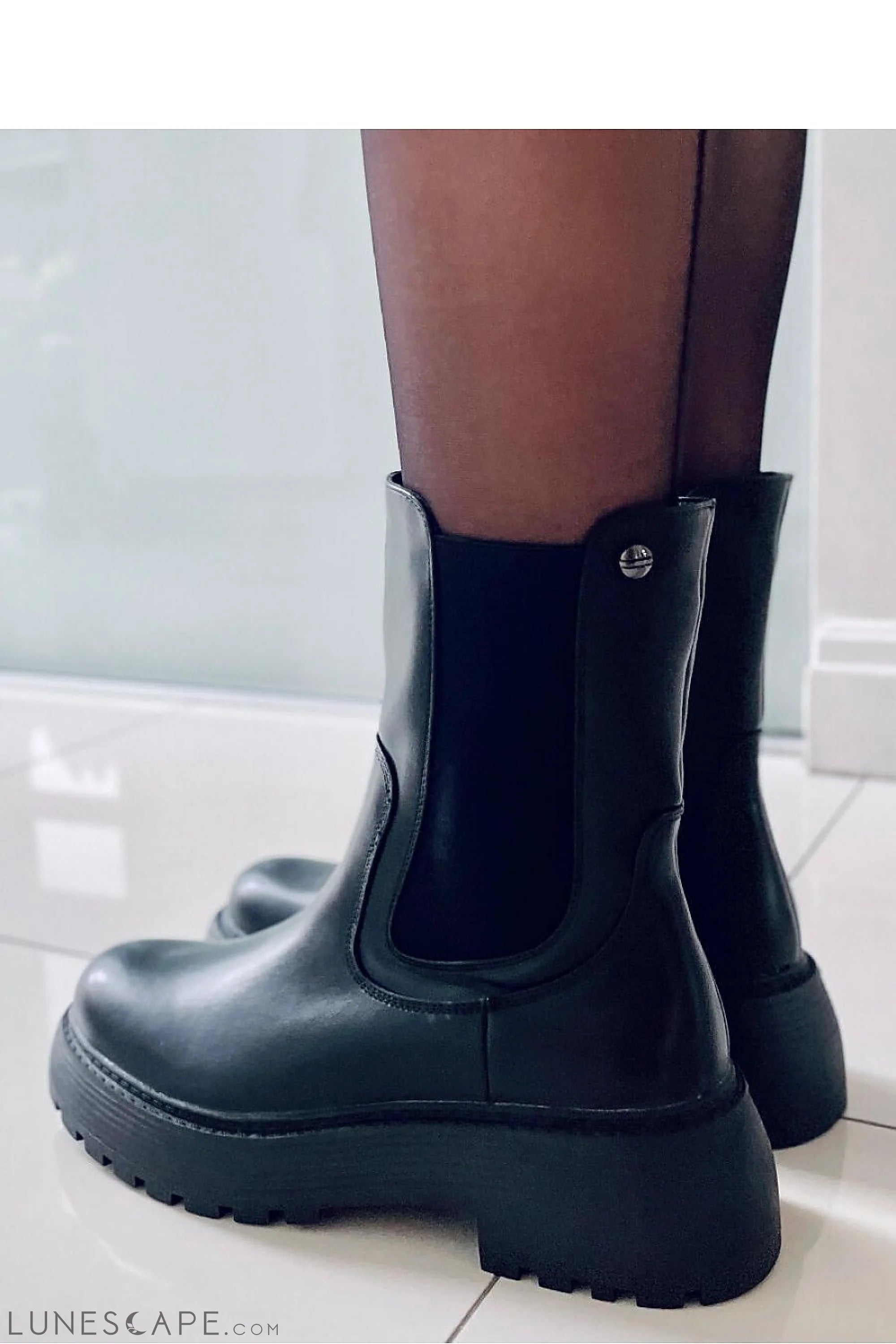 Black Leather Platform Chelsea Boots with Side Zip and Stretch Panels LUNESCAPE