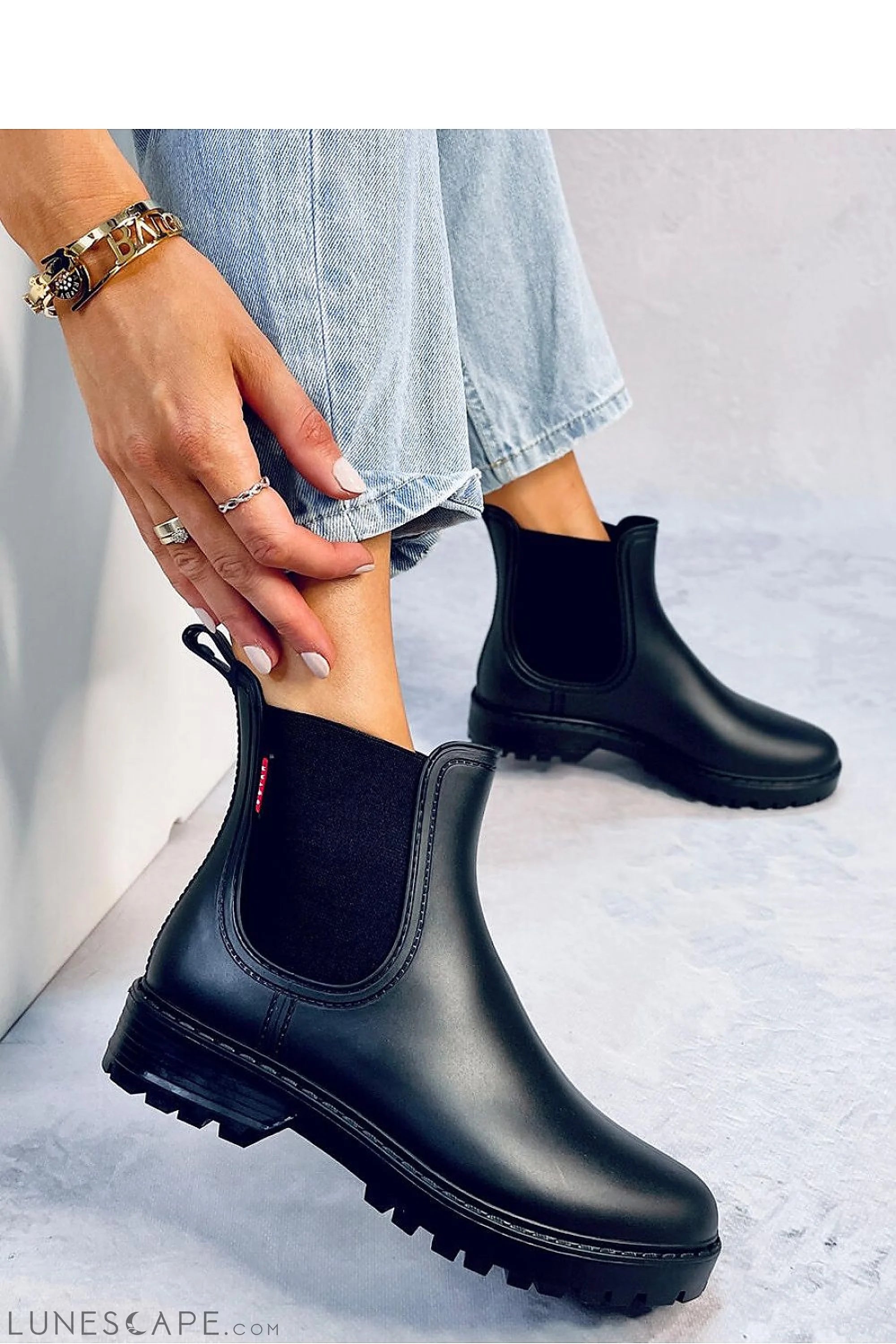 Black Waterproof Rubber Women's Chelsea-Style Wellington Boots LUNESCAPE