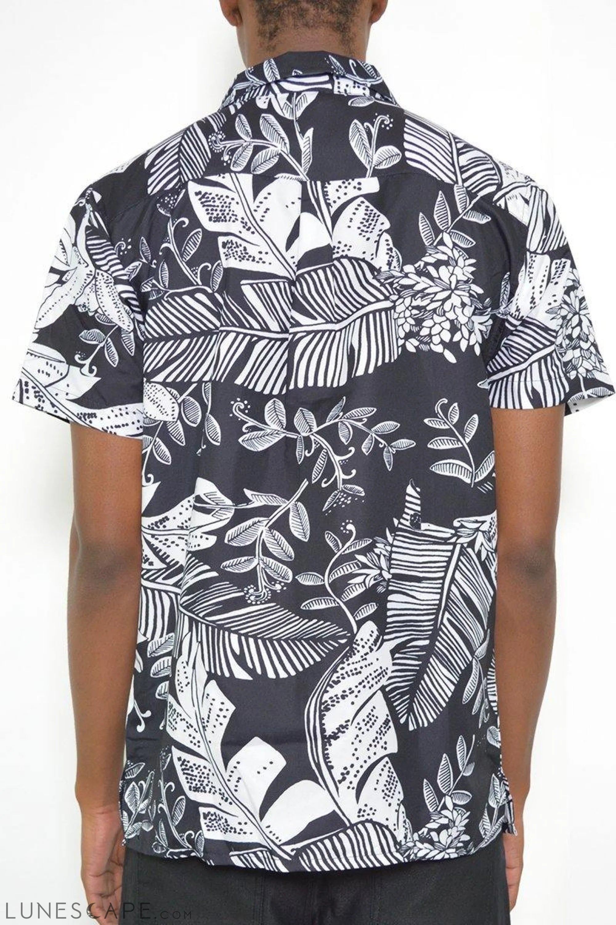 BLKWHT SHORT SLEEVE BUTTON UP SHIRT LUNESCAPE