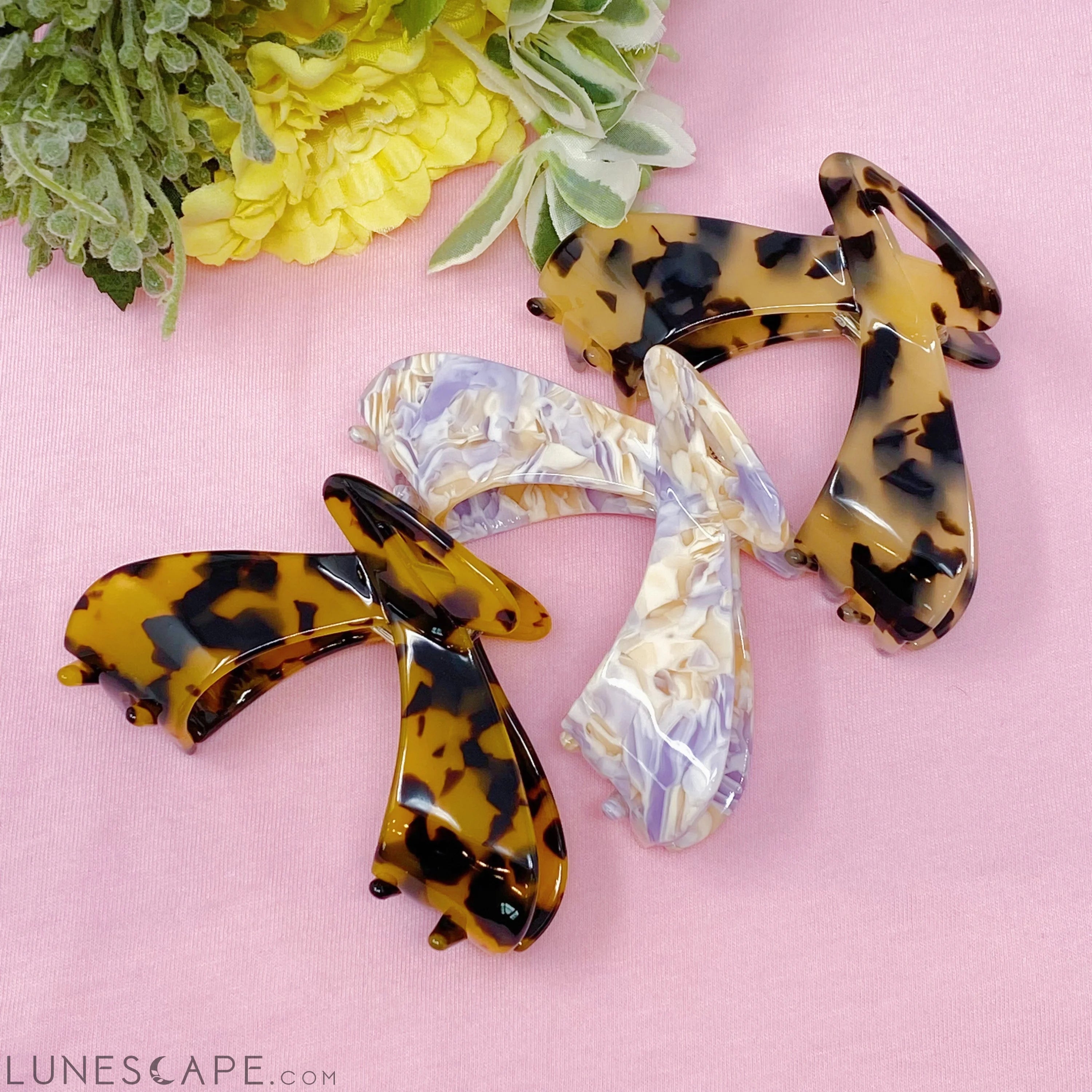 Bow Lovers Hair Claw LUNESCAPE