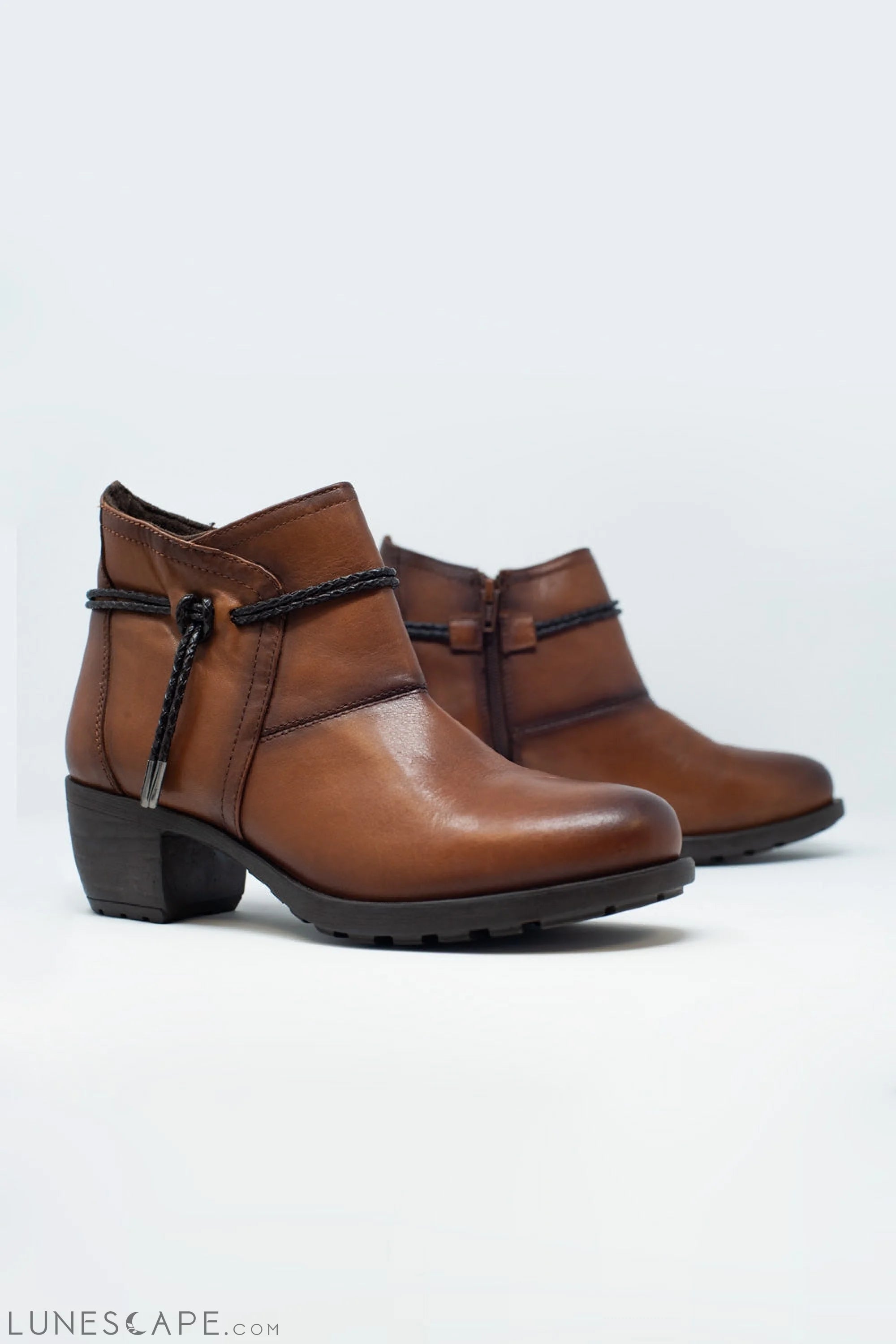 Brown Blocked Mid Heeled Ankle Boots With Round Toe LUNESCAPE