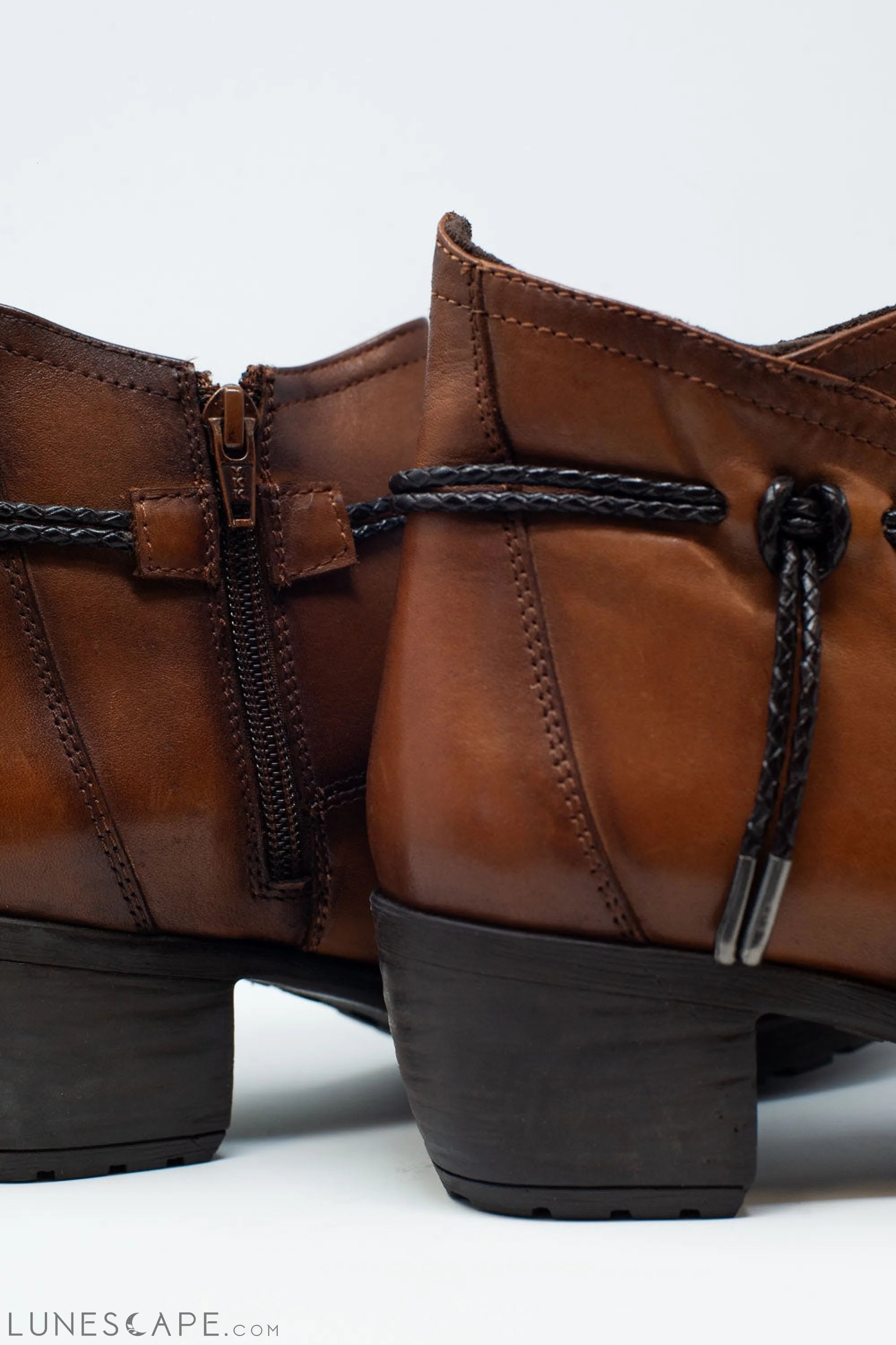 Brown Blocked Mid Heeled Ankle Boots With Round Toe LUNESCAPE
