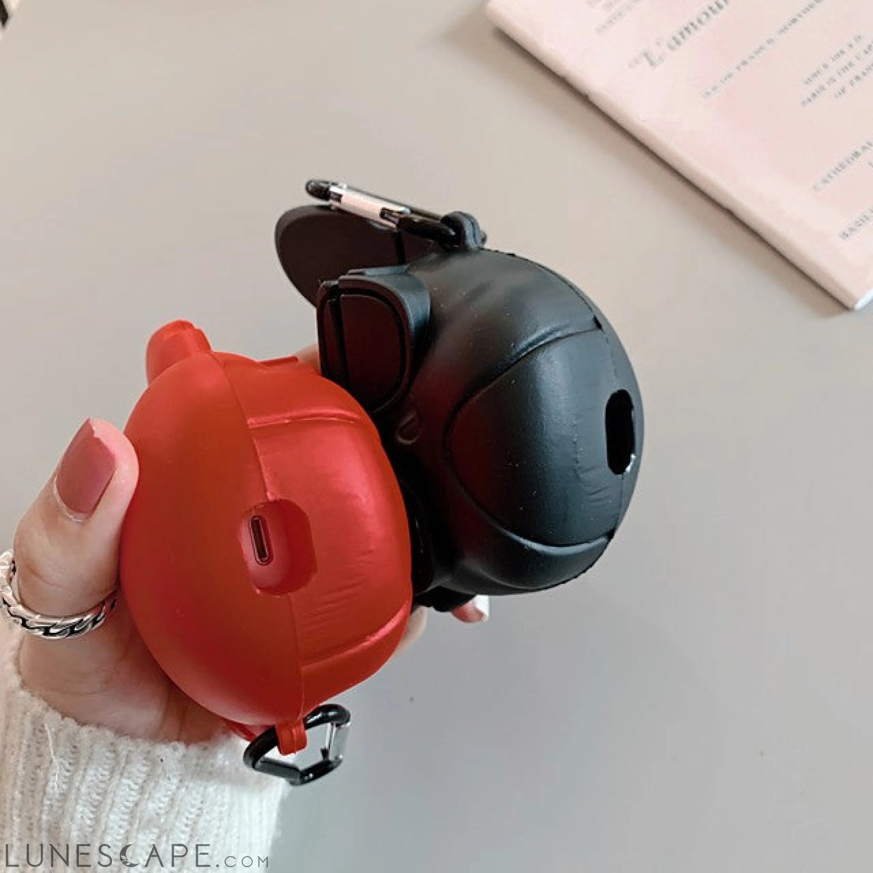 Bulldog AirPods Pro LUNESCAPE