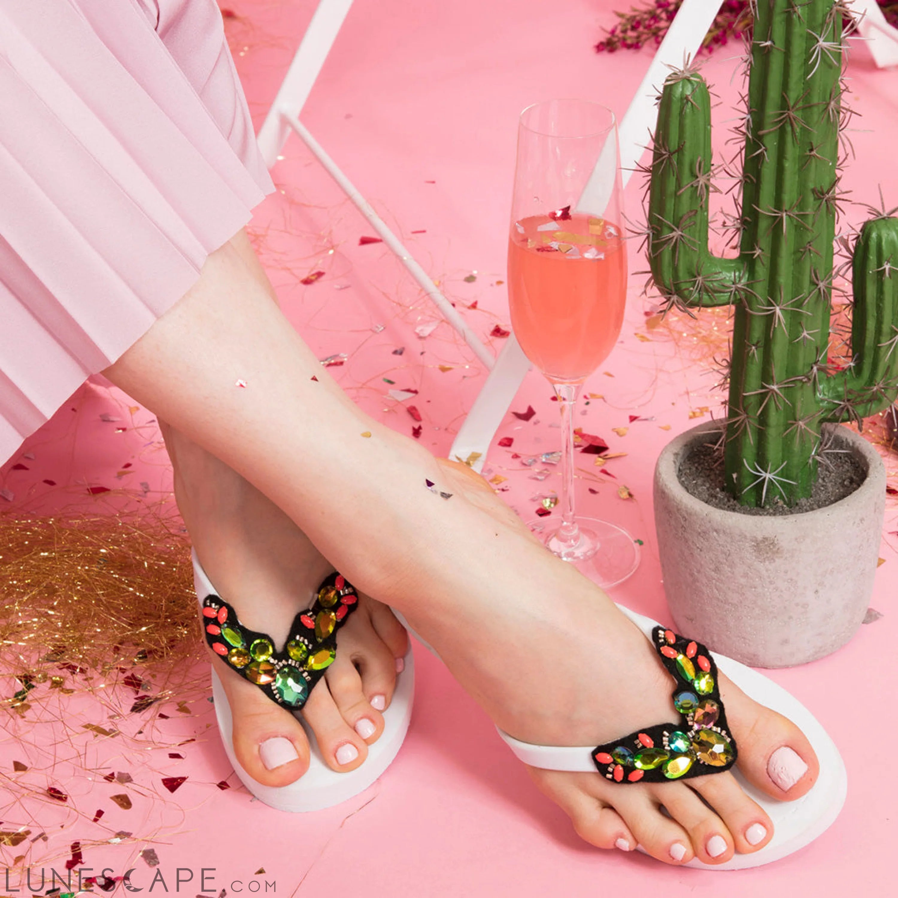 Cactus- Girls Rhine Stone Embellished Flip Flops Sandals LUNESCAPE