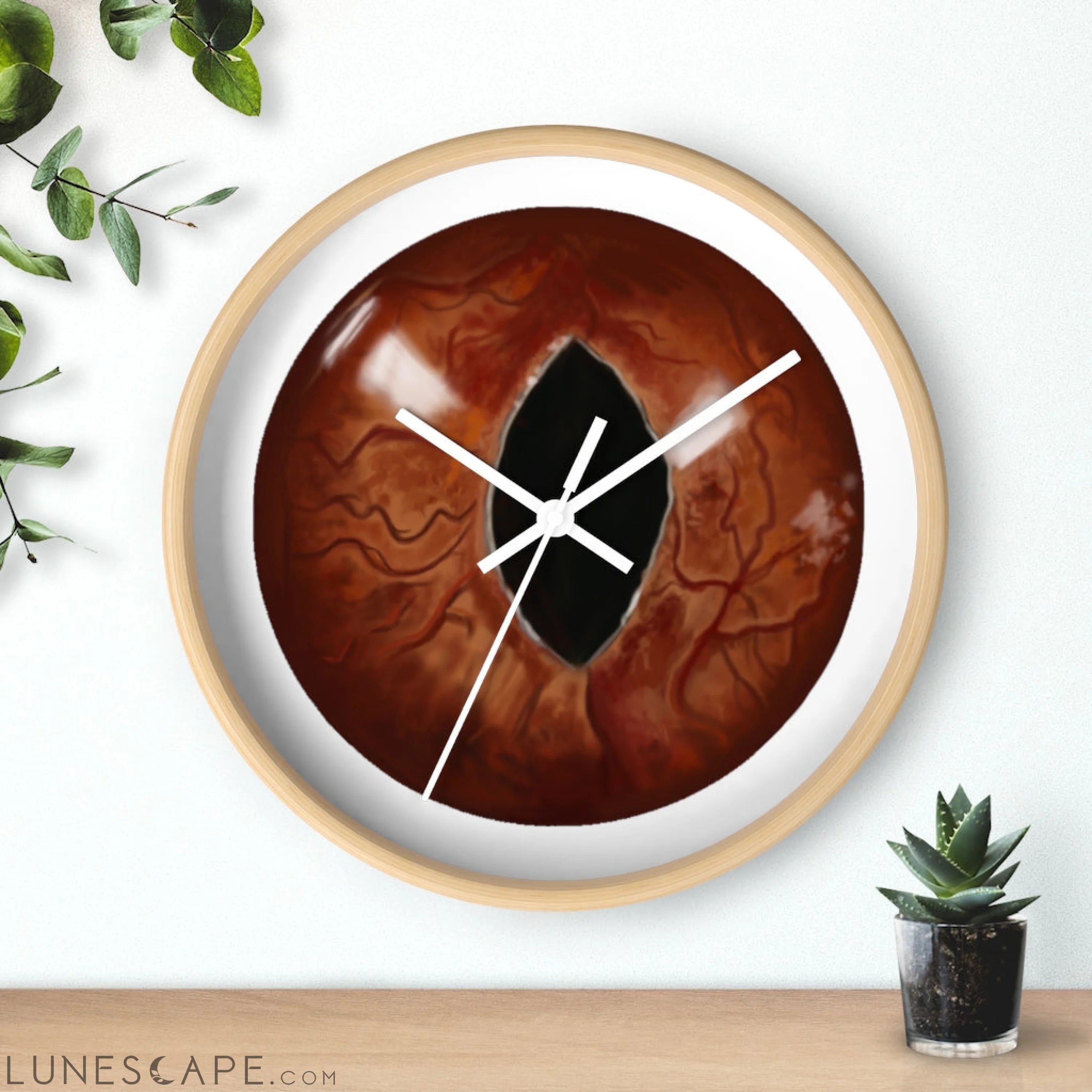 Cat Eyes Wall clock LUNESCAPE